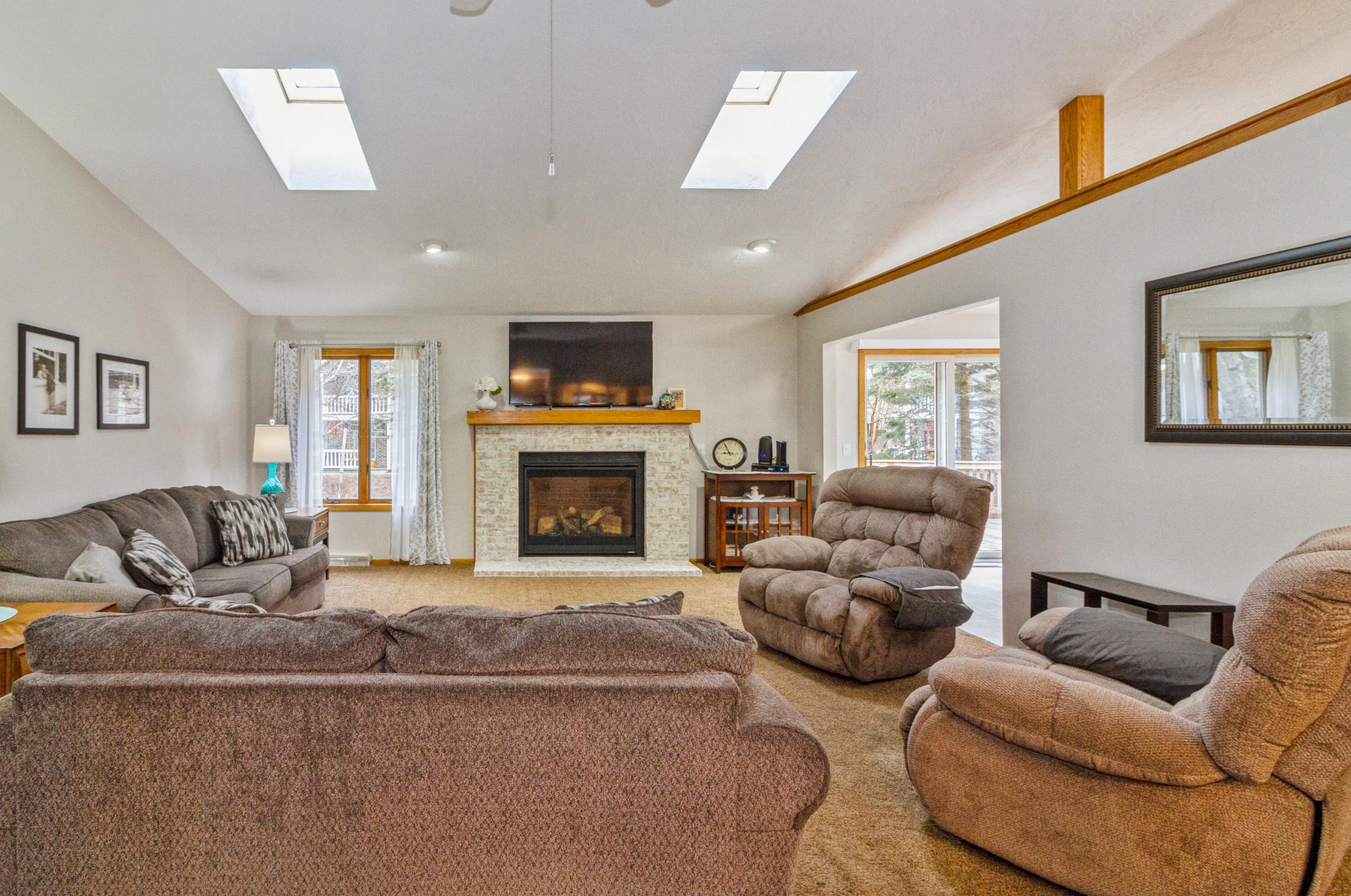617 Park Ave, Delavan, WI 53115-2362