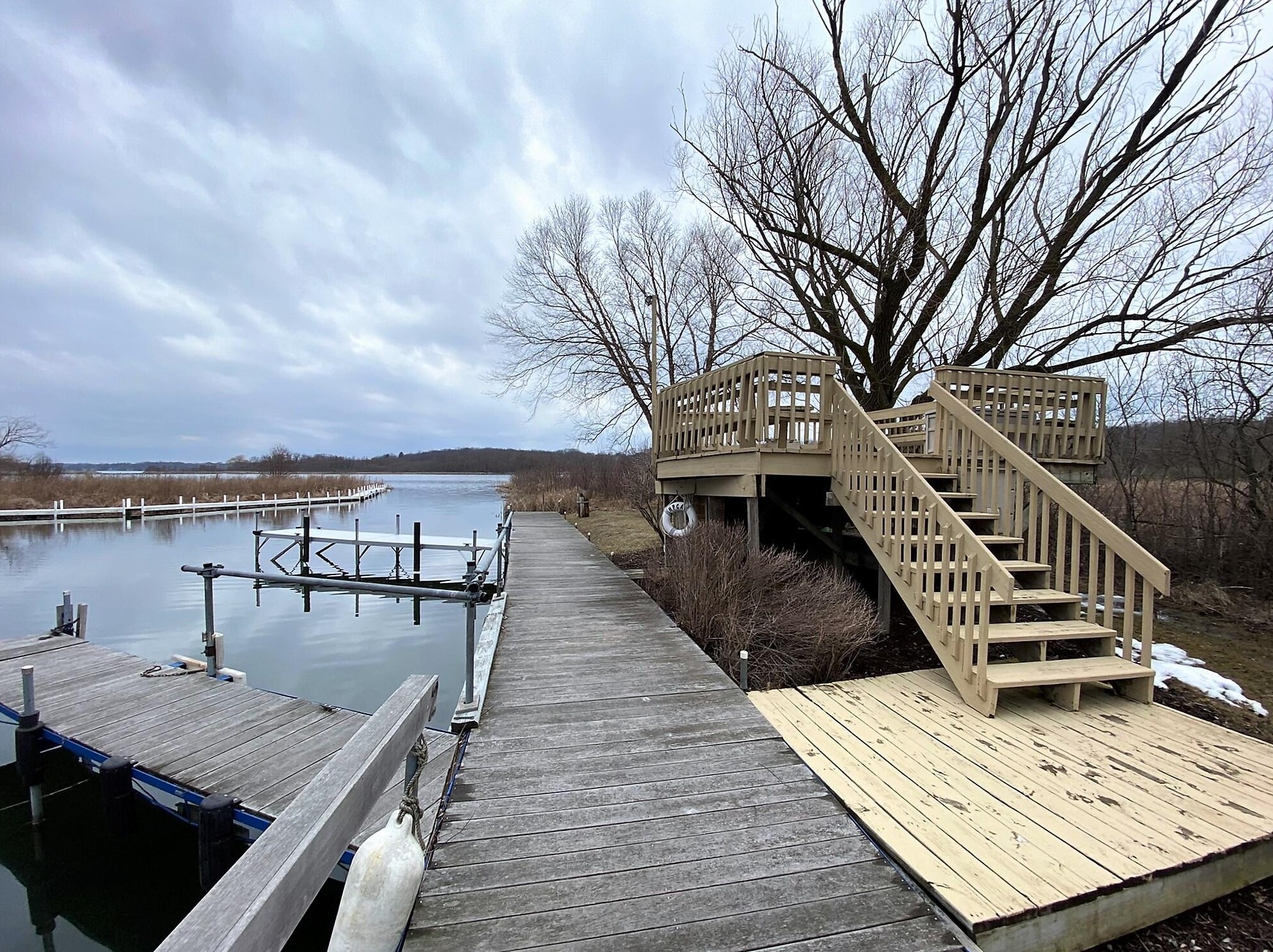 1684 Journeys Dr, Chenequa, WI 53029
