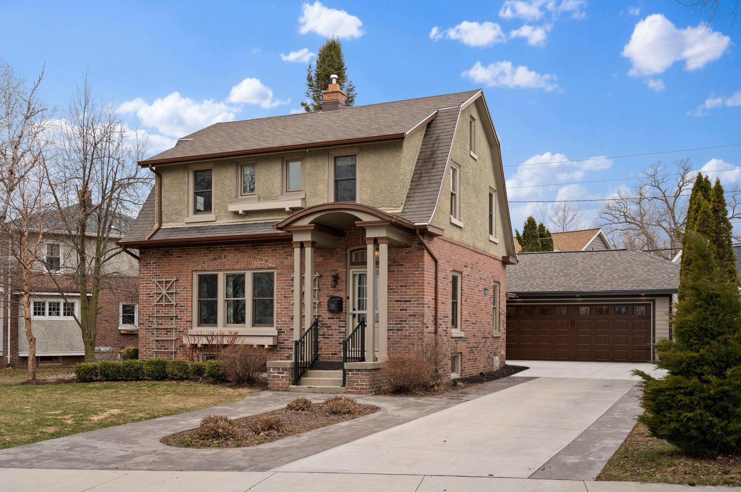 525 Riverside Dr, Kohler, WI 53044-1607