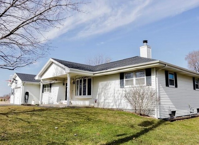 3092 South St, East Troy, WI 53120