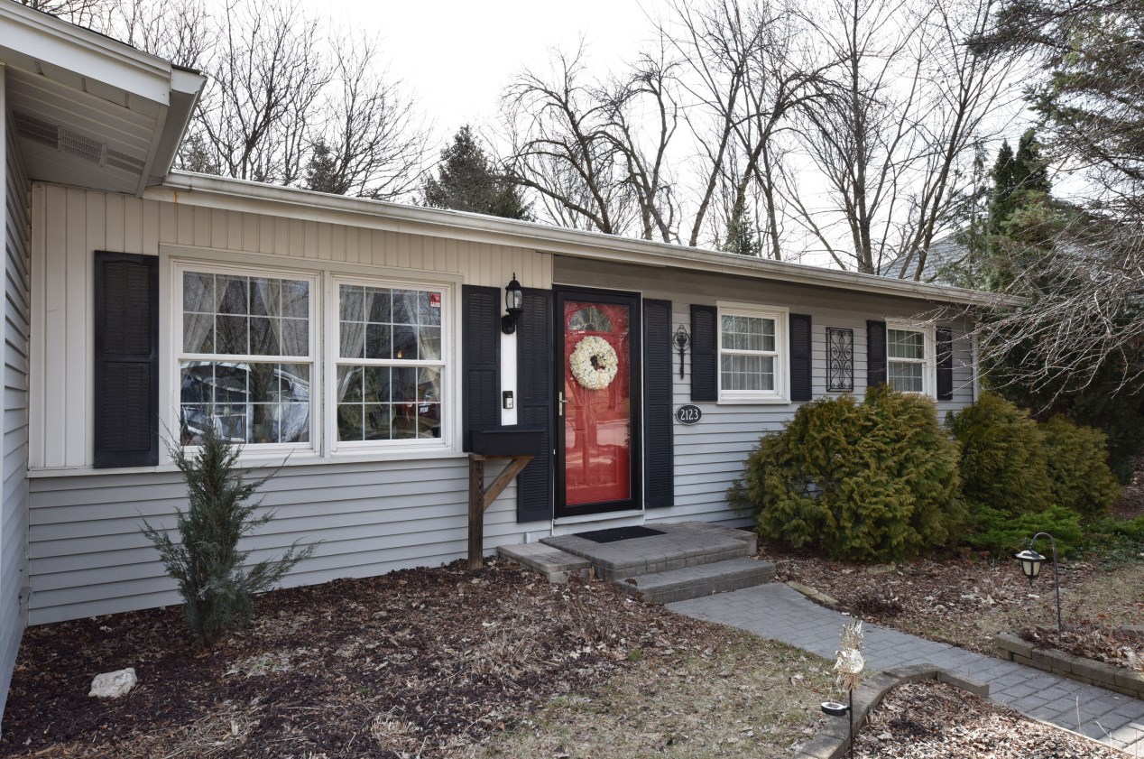 2123 Irving Pl, Waukesha, WI 53188