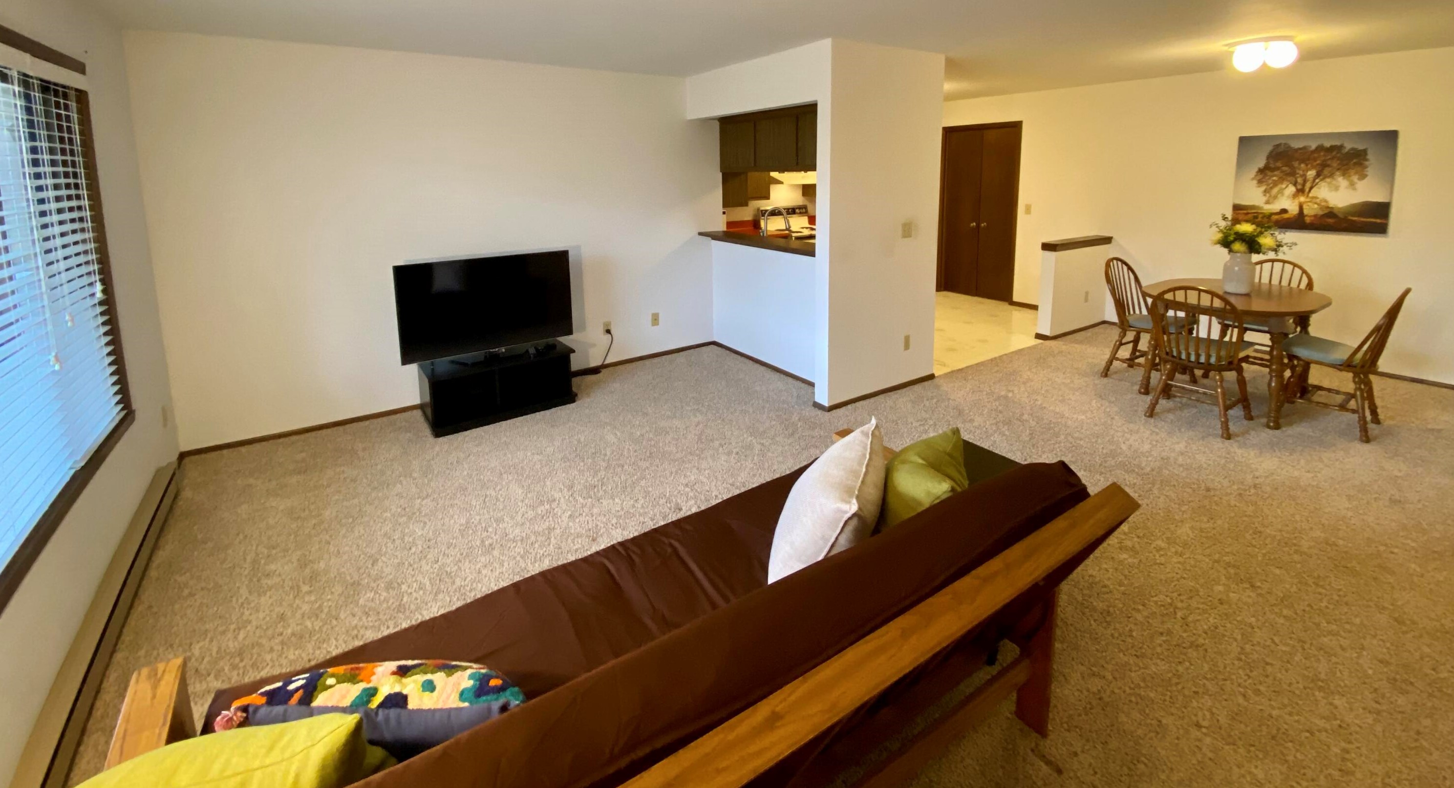 1709 S Carriage Ln, Waukesha, WI 53151