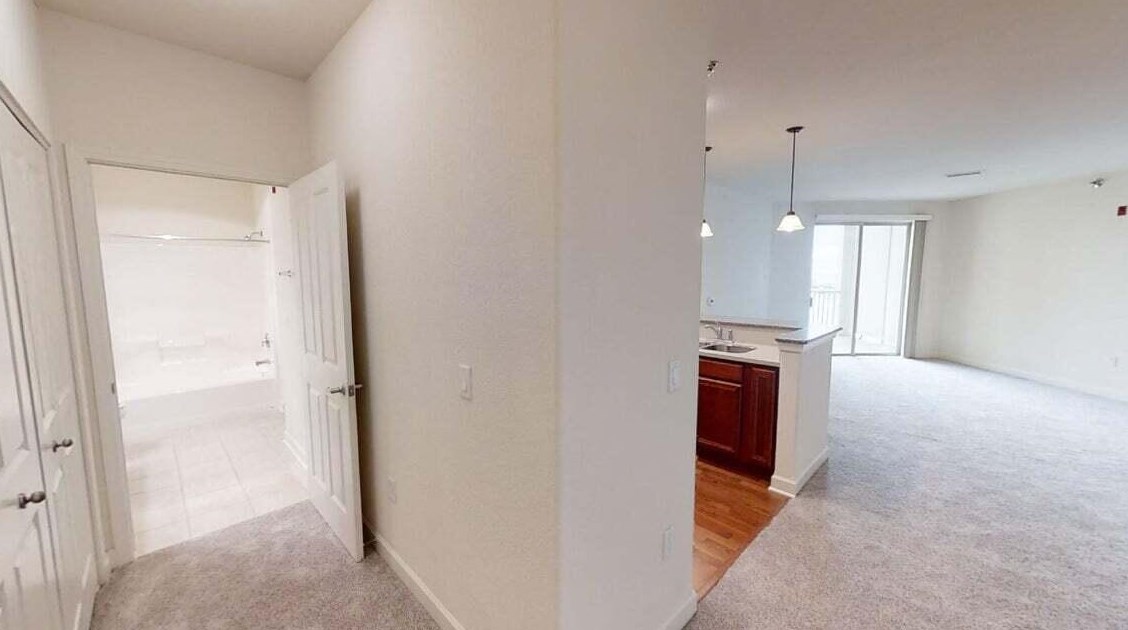 4130 S Lake Dr #277, Milwaukee, WI 53235