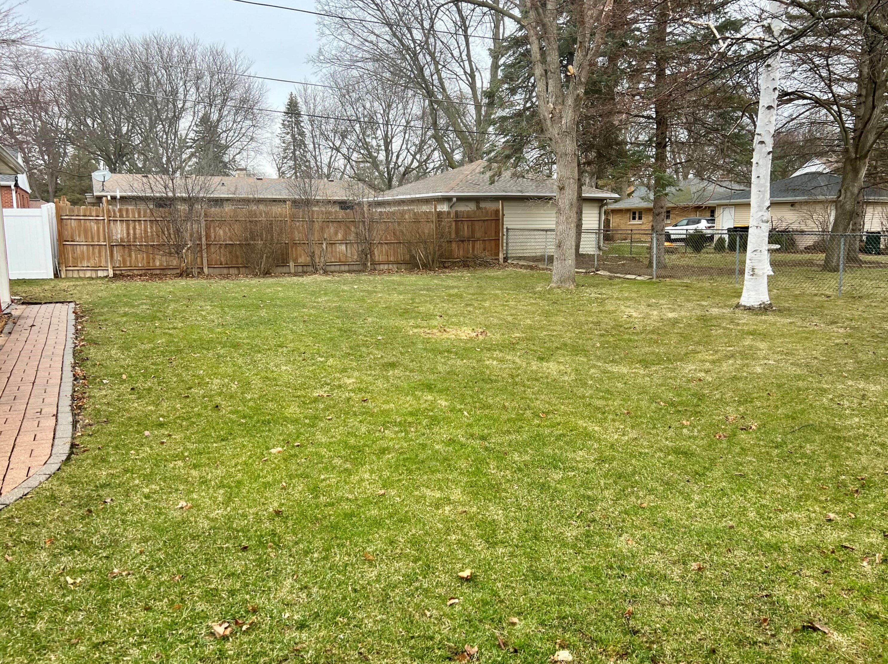 7522 Jackson Dr, Milwaukee WI 53219-2817 exterior