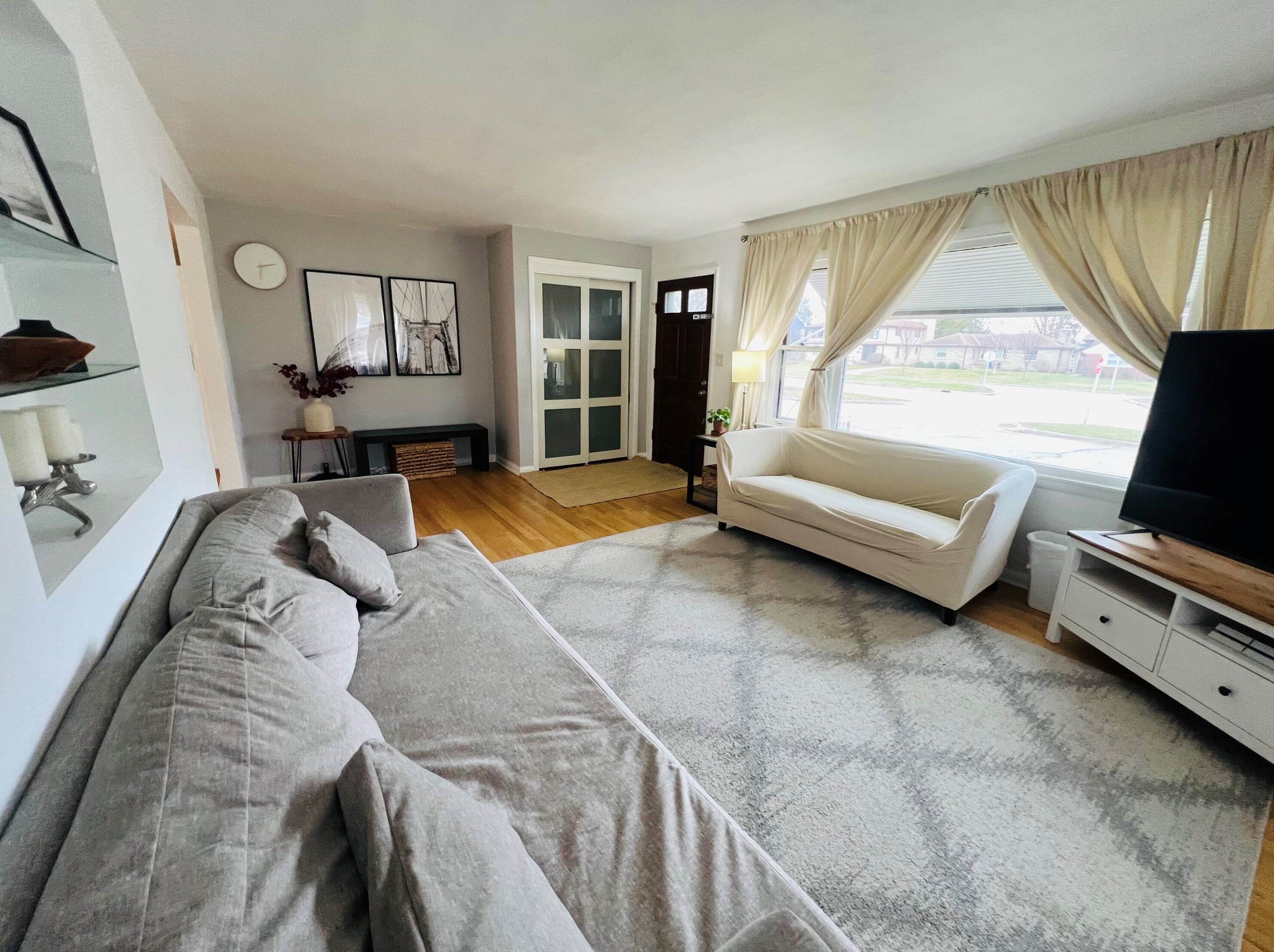 7522 Jackson Dr, Milwaukee, WI 53219-2818