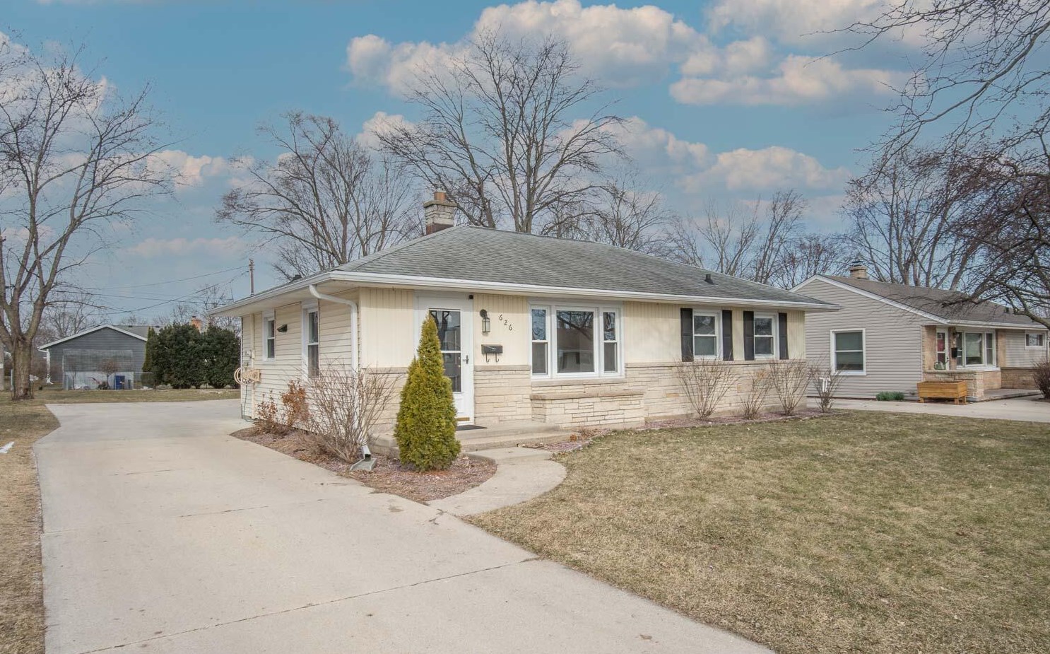 626 James Ct, West Bend, WI 53095