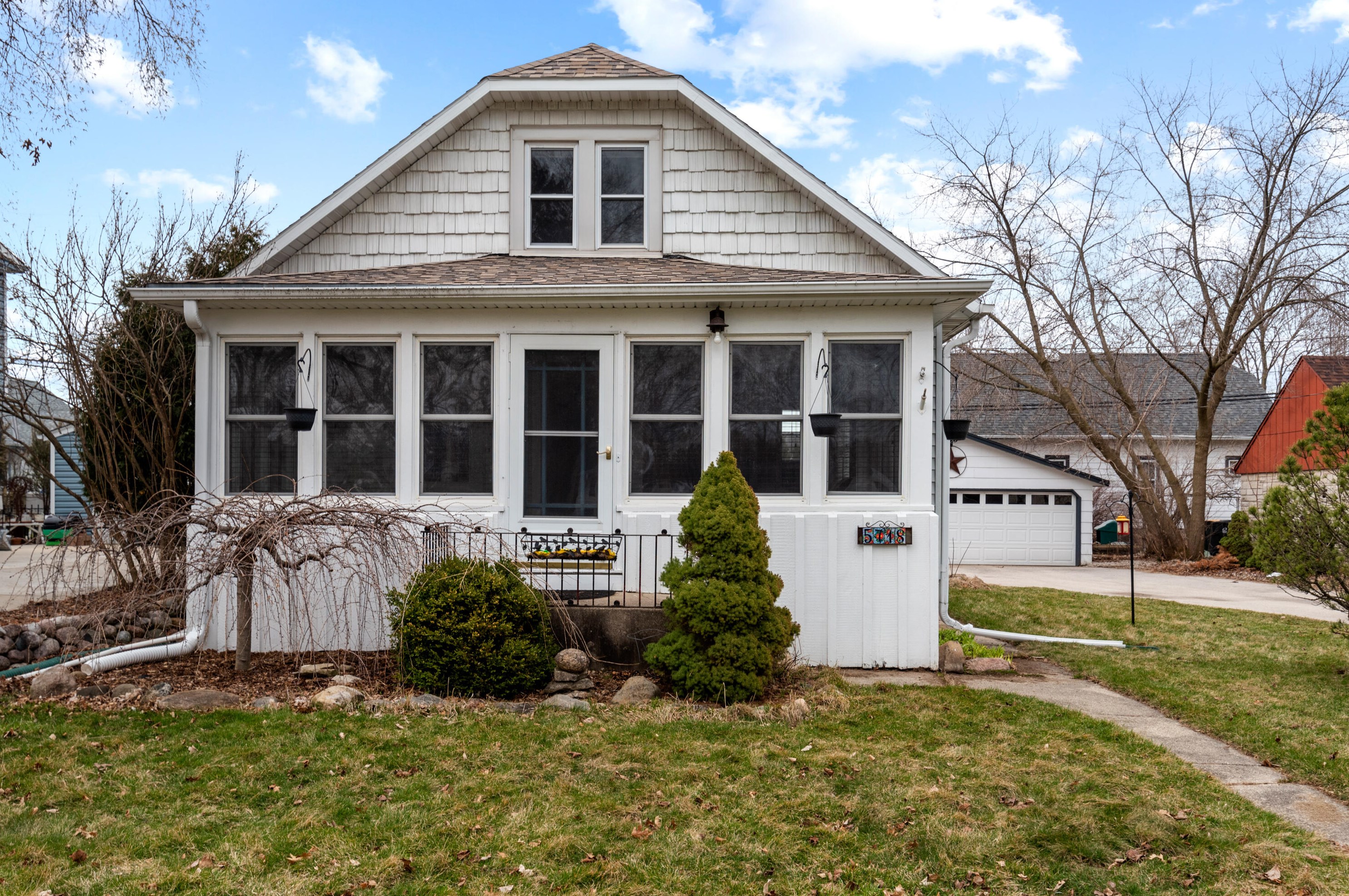 5718 110th St, Hales Corners, WI 53130-1841