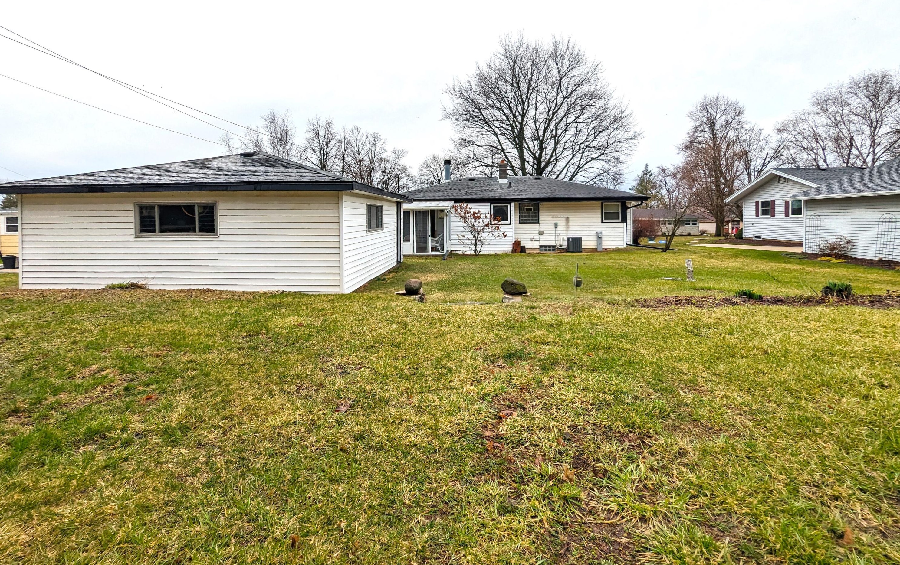 7412 Dartmoor Ave, Greendale, WI 53129