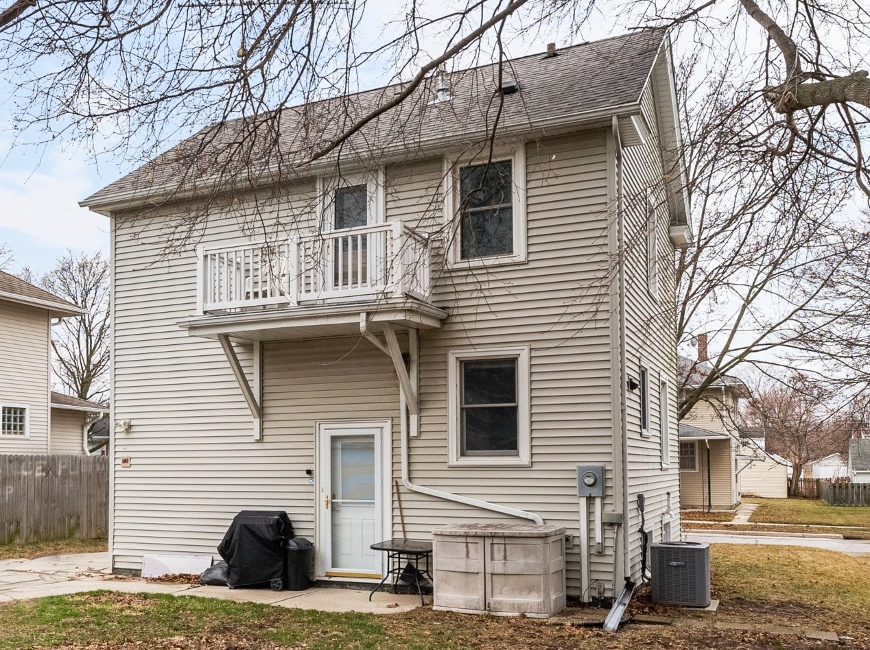 1707 20th St, Sheboygan WI  53081-2206 exterior