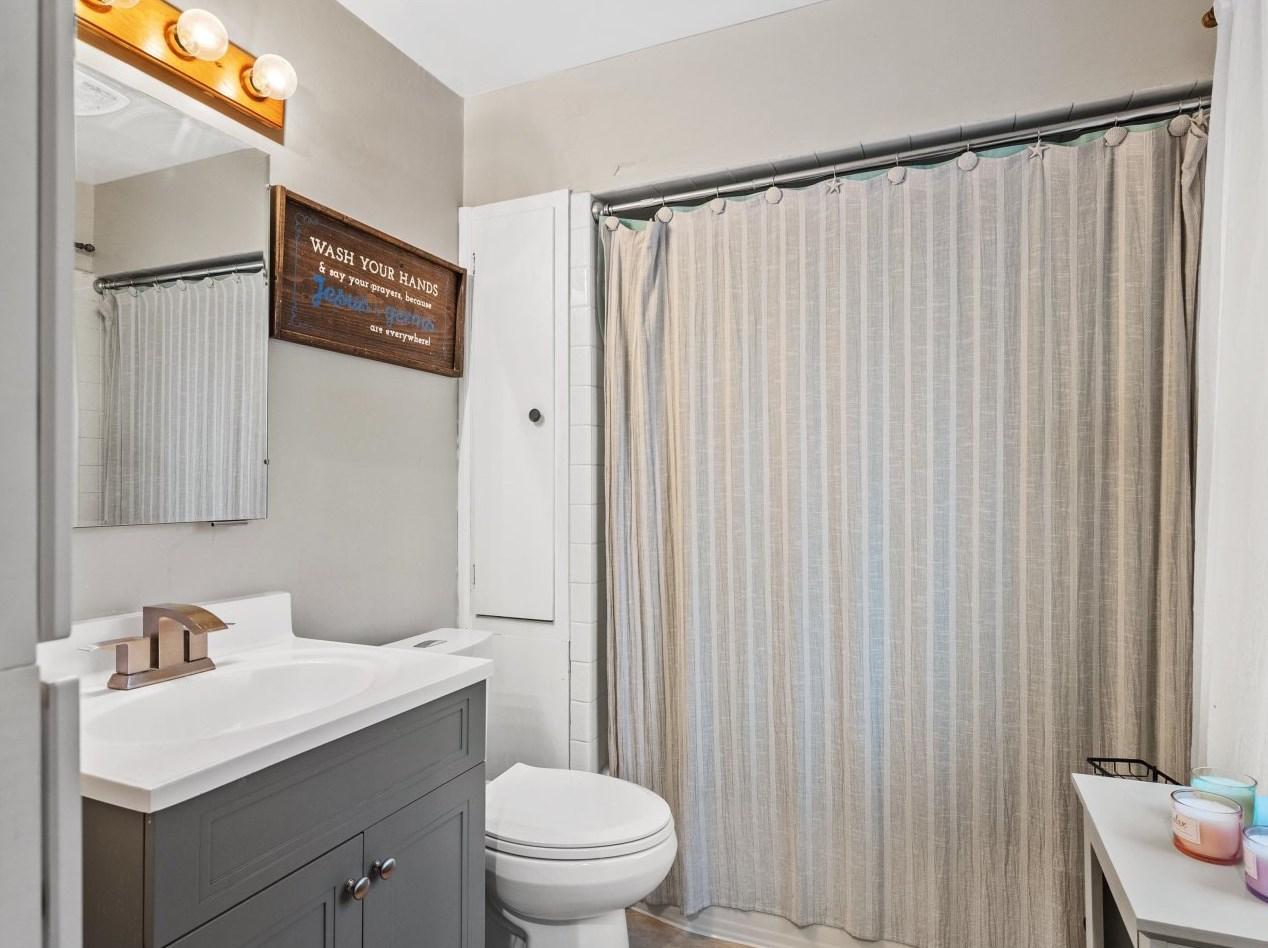 1707 20th St, Sheboygan WI  53081-2206 exterior