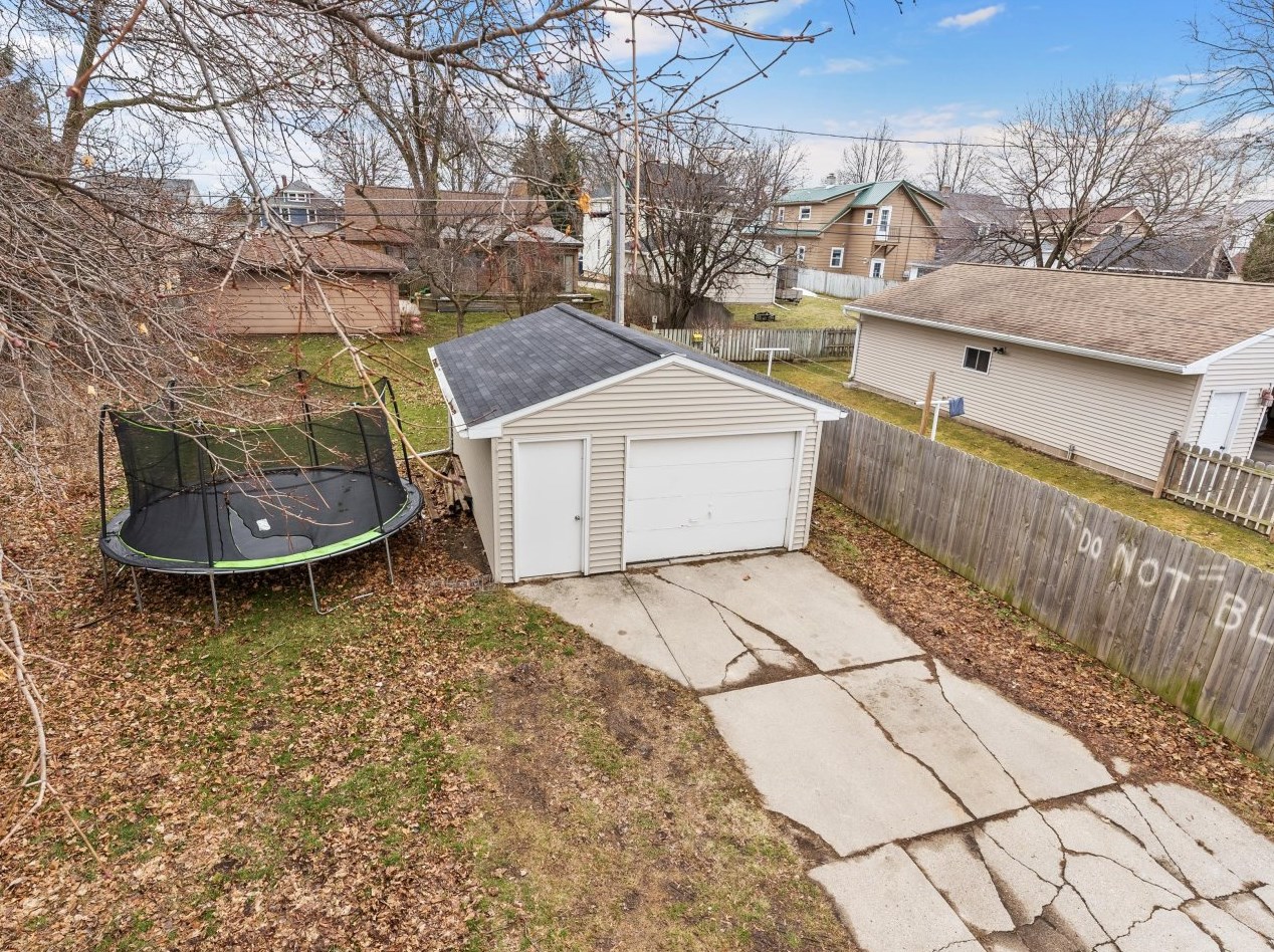 1707 20th St, Sheboygan WI  53081-2206 exterior