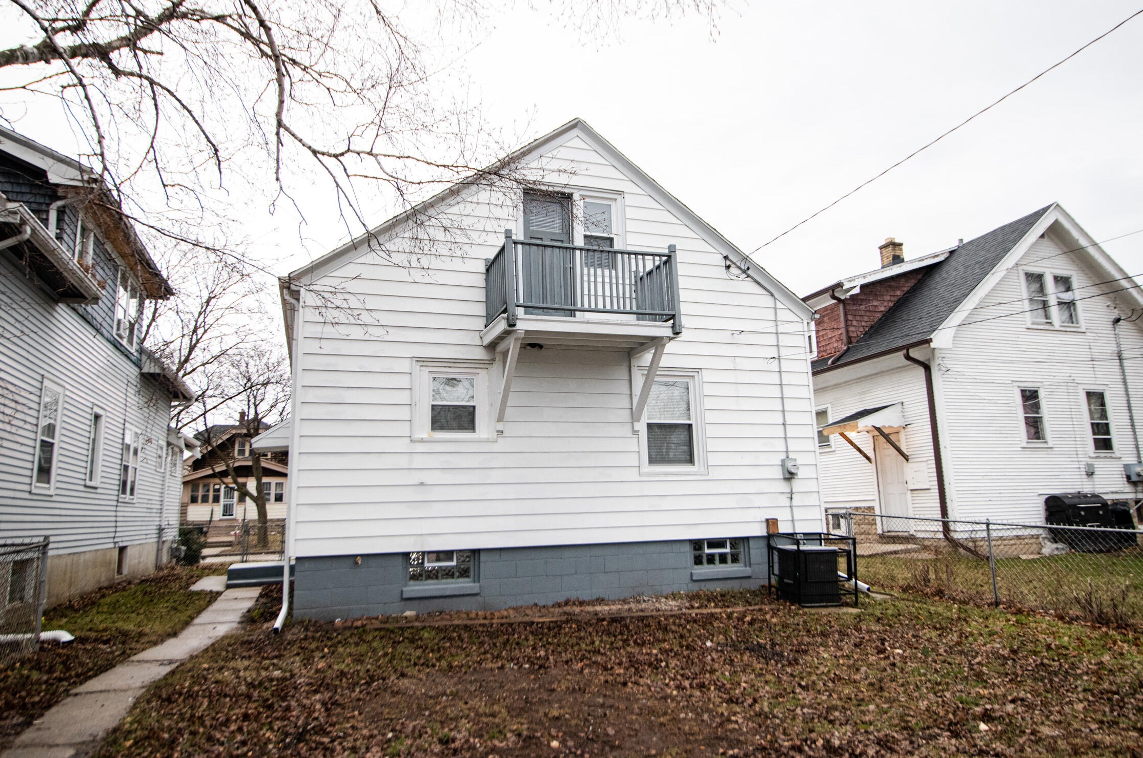 5250 34th St, Milwaukee, WI 53209-4702