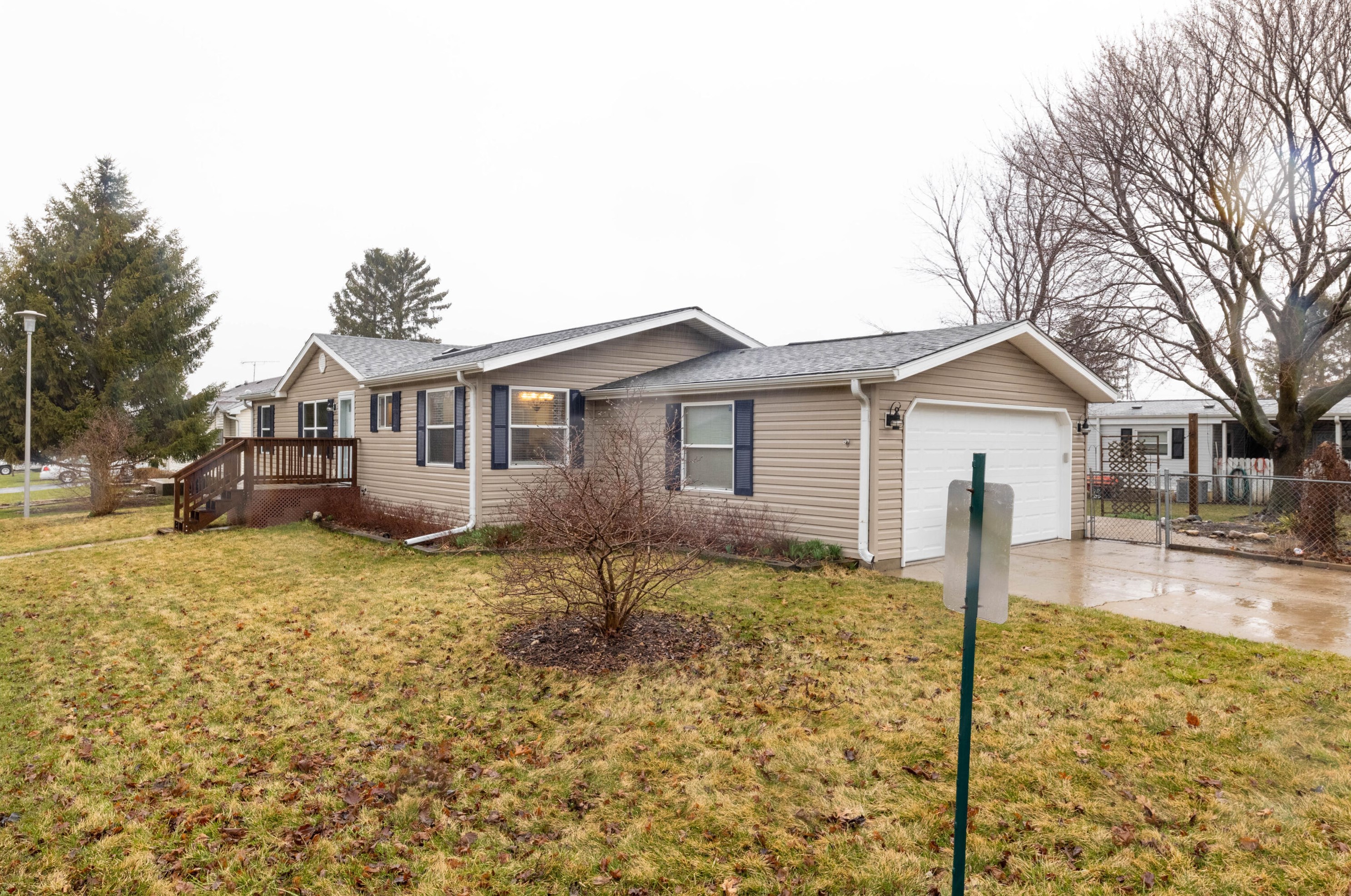129 S Eastown Manor -, Elkhorn, WI 53121