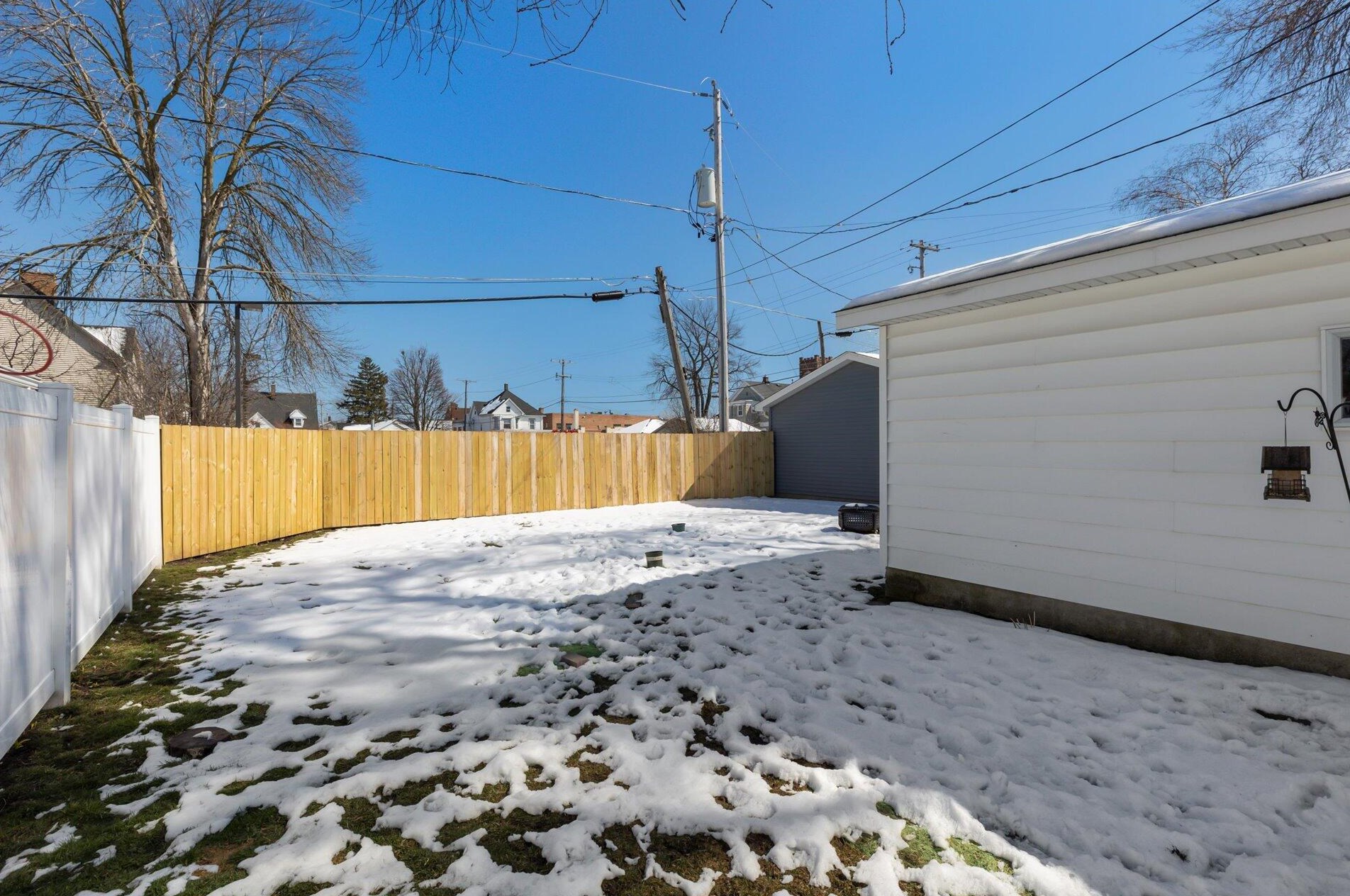1133 Arthur Ave, Racine WI  53405-2902 exterior