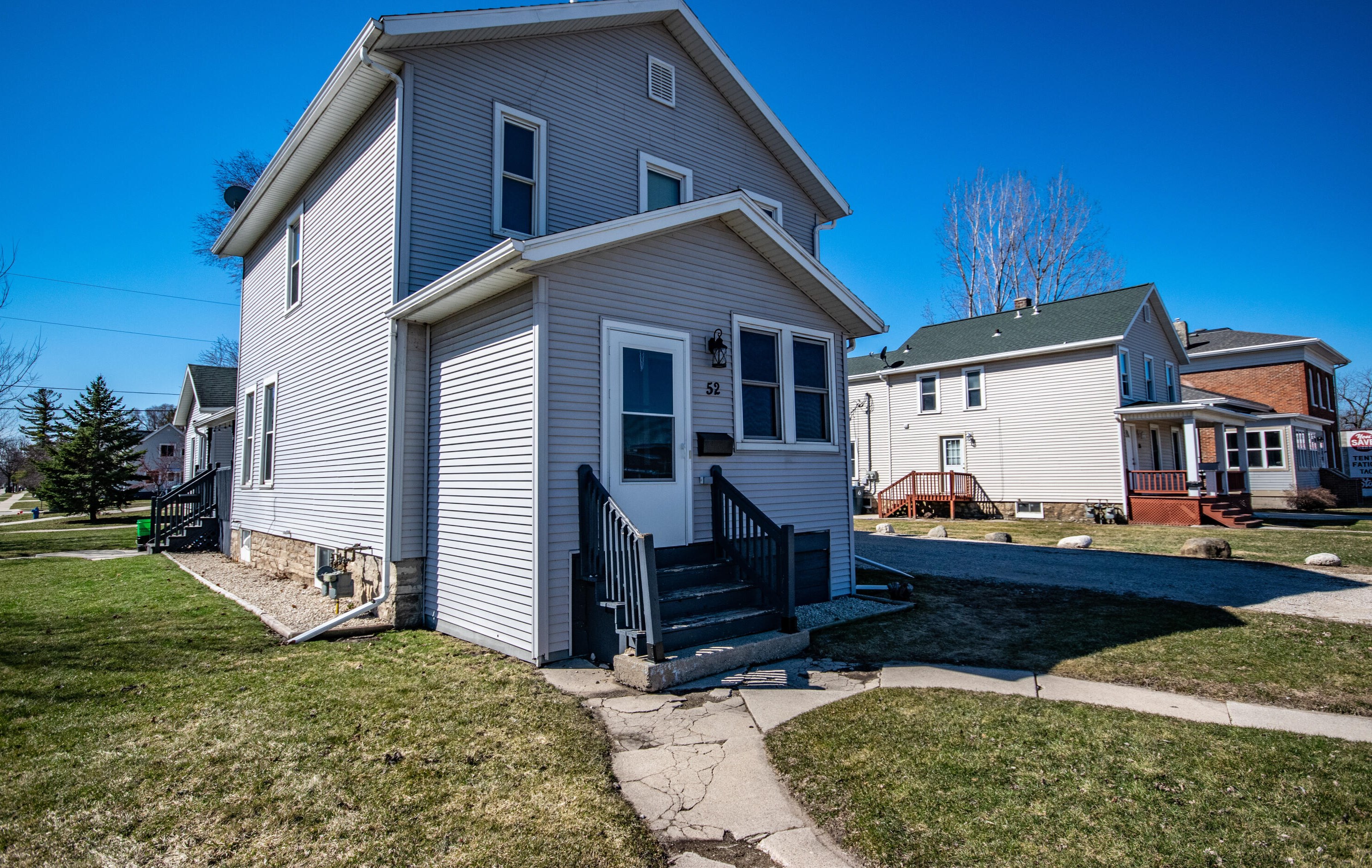 52 W Scott St, Fond du Lac, WI 54935