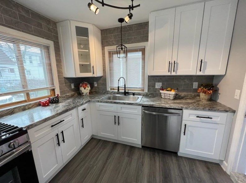 919 Goold St, Racine, WI 53402-4554