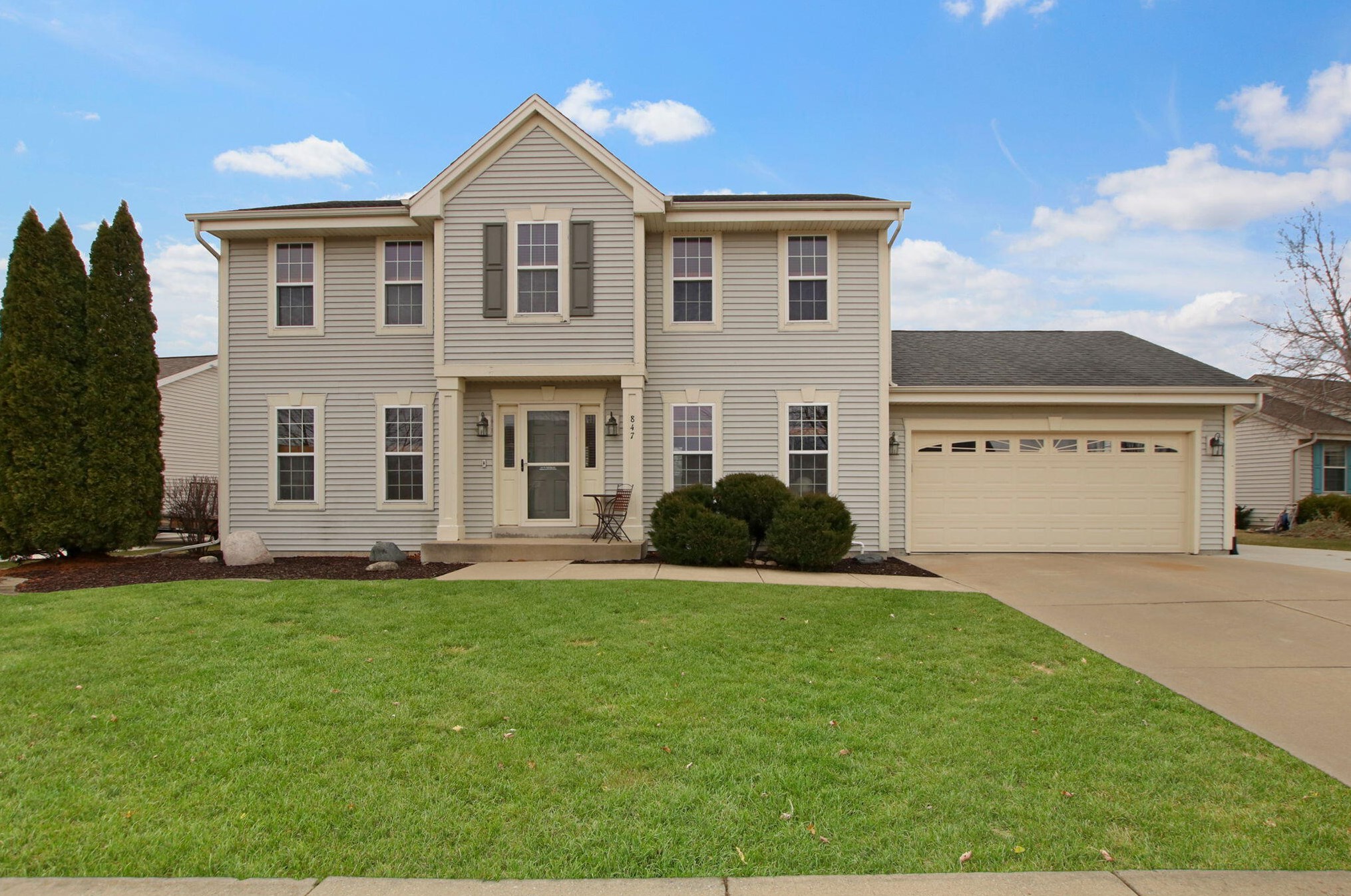 847 Chelsea Dr, Elkhorn, WI 53121-1199