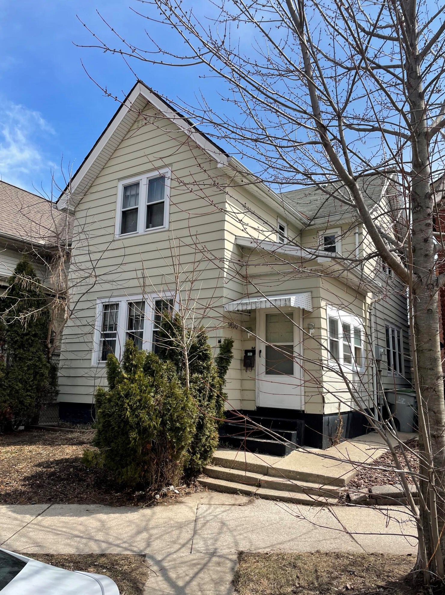 1450 N Franklin Pl, Milwaukee, WI 53202