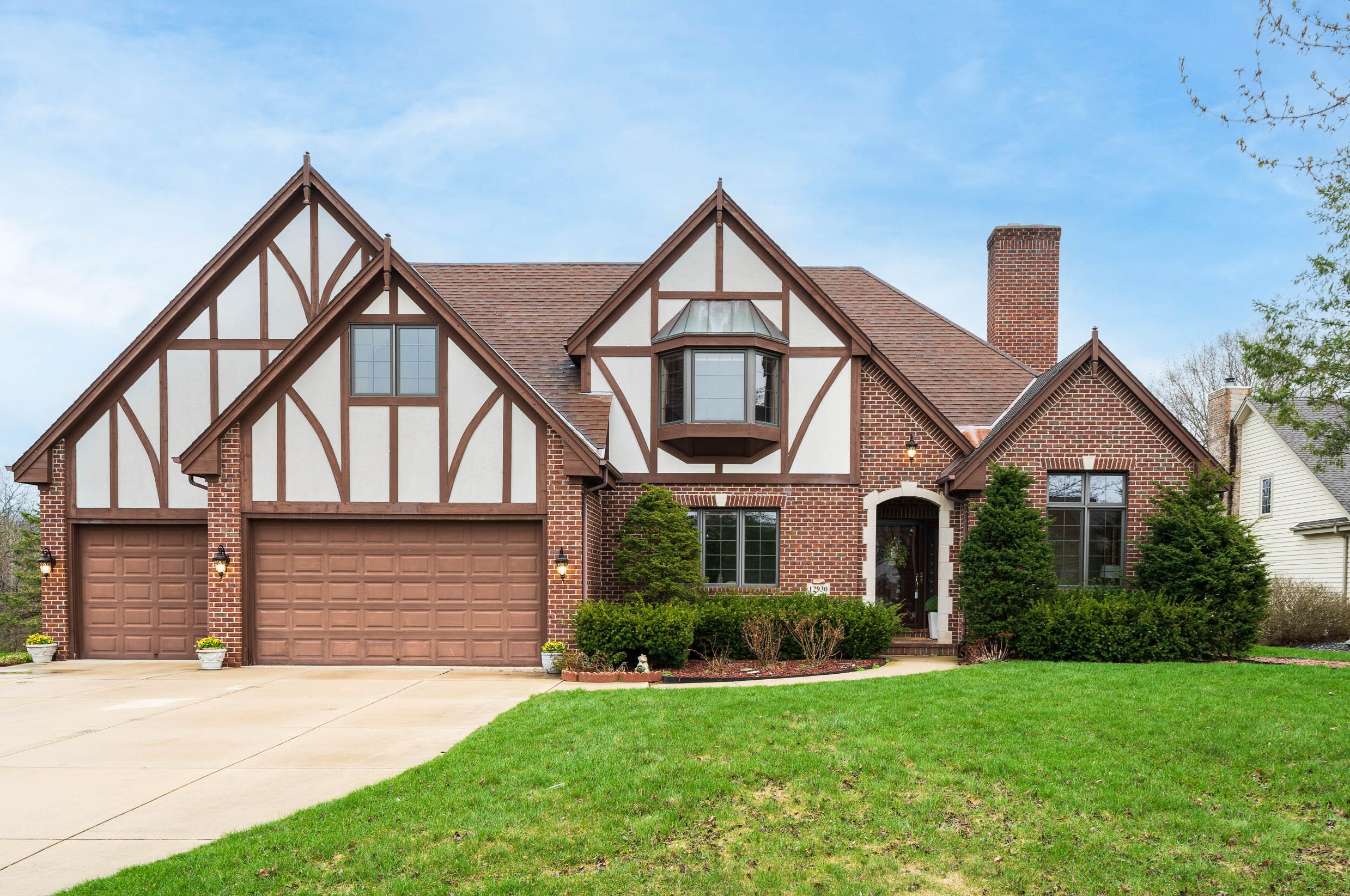 12930 W Hawthorne Ln, Waukesha, WI 53151