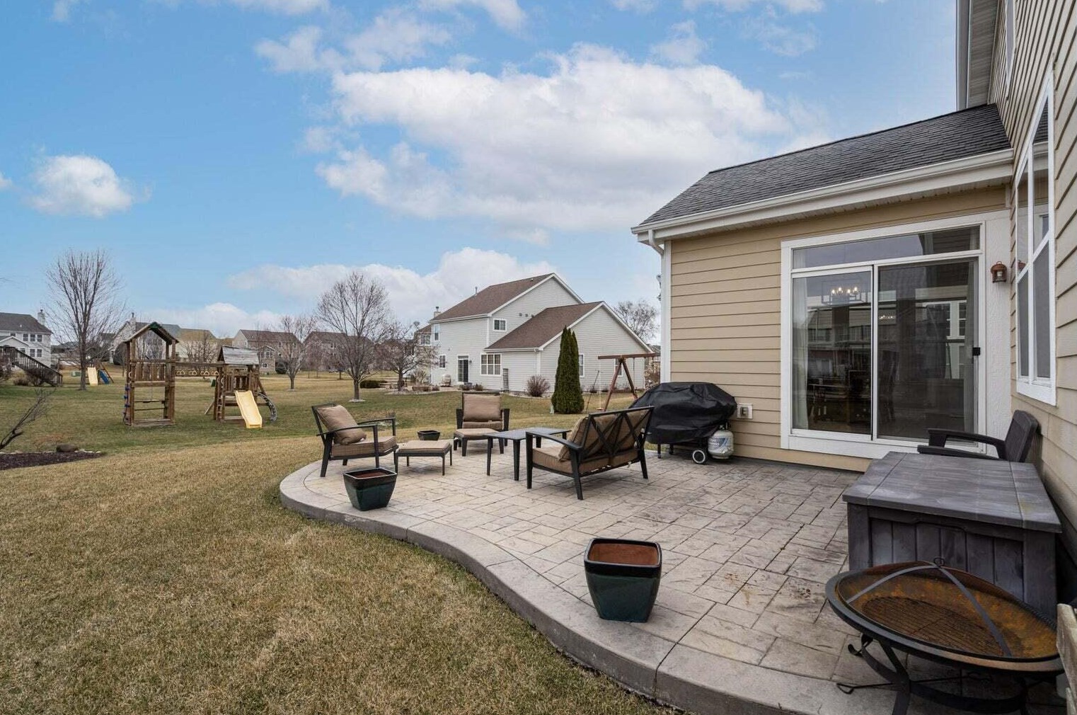 15500 74th St, Kenosha, WI 53142