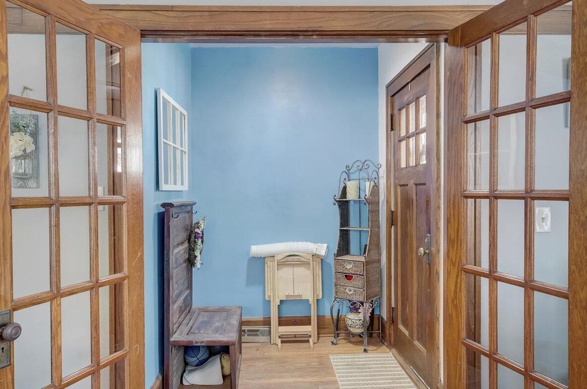 2512 Charles St, Racine, WI 53402-4312