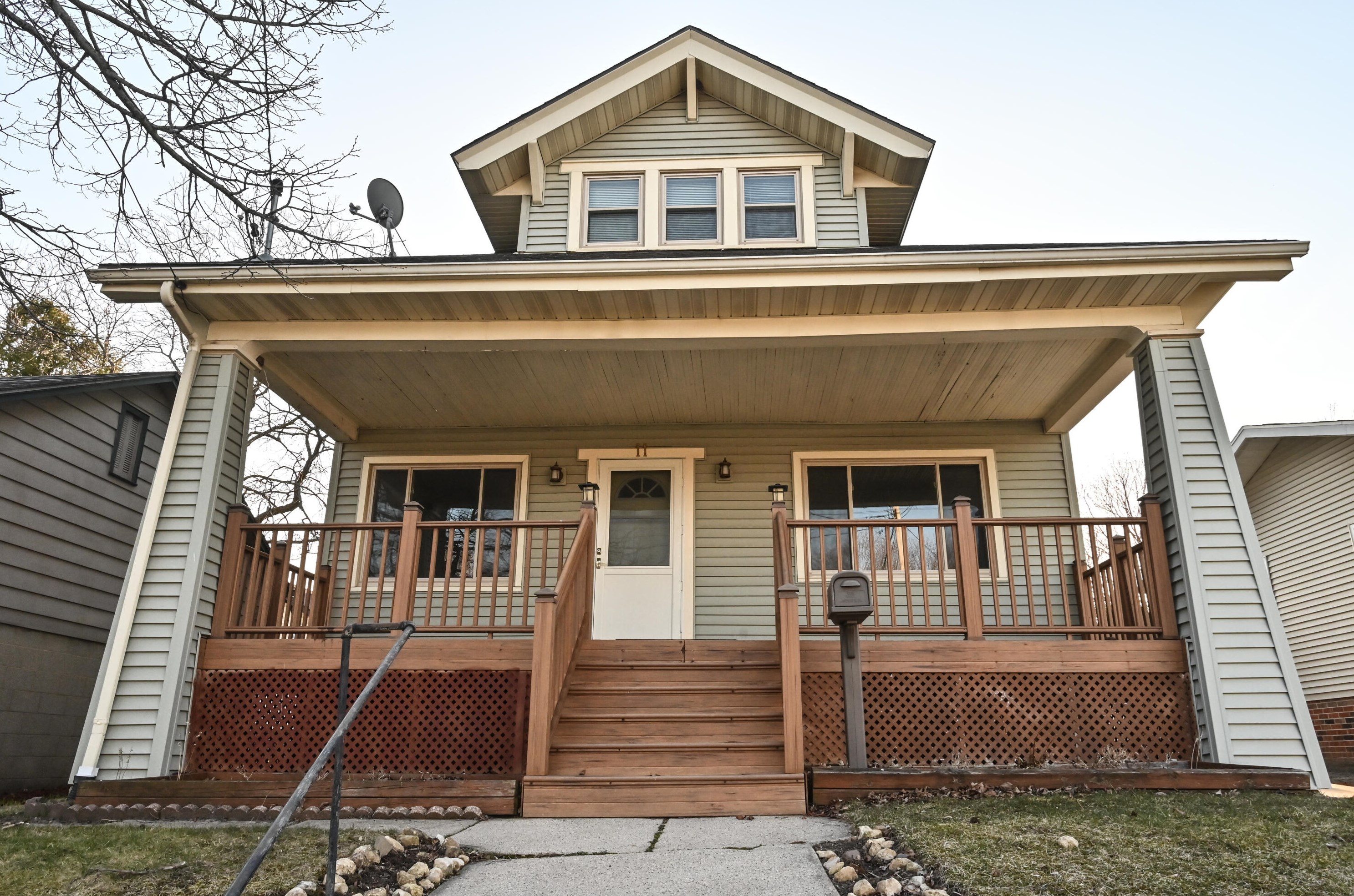 11 John St, Mayville, WI 53050-1602