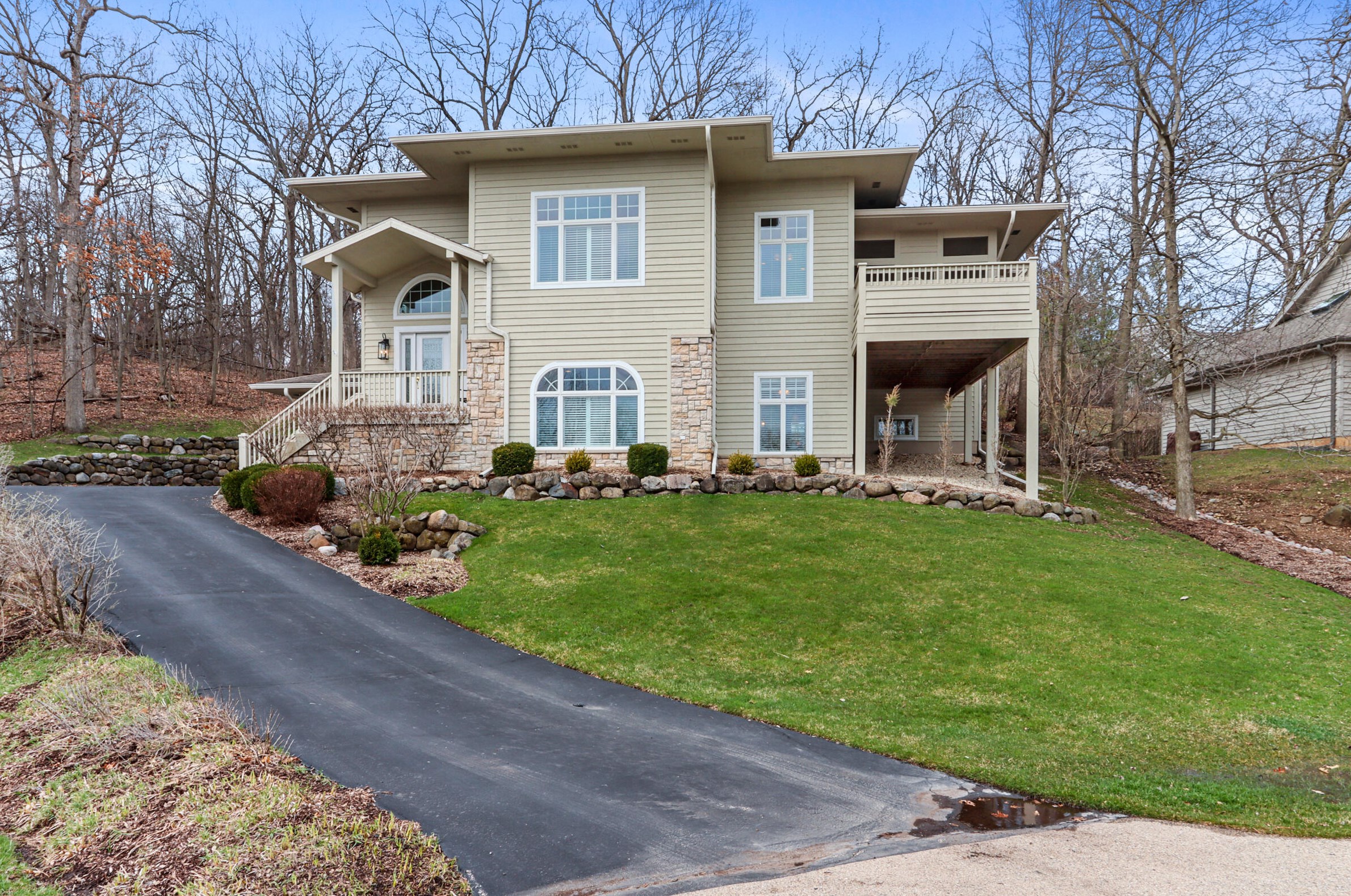 1066 Edinborough Ct #4-04, Lake Geneva, WI 53147