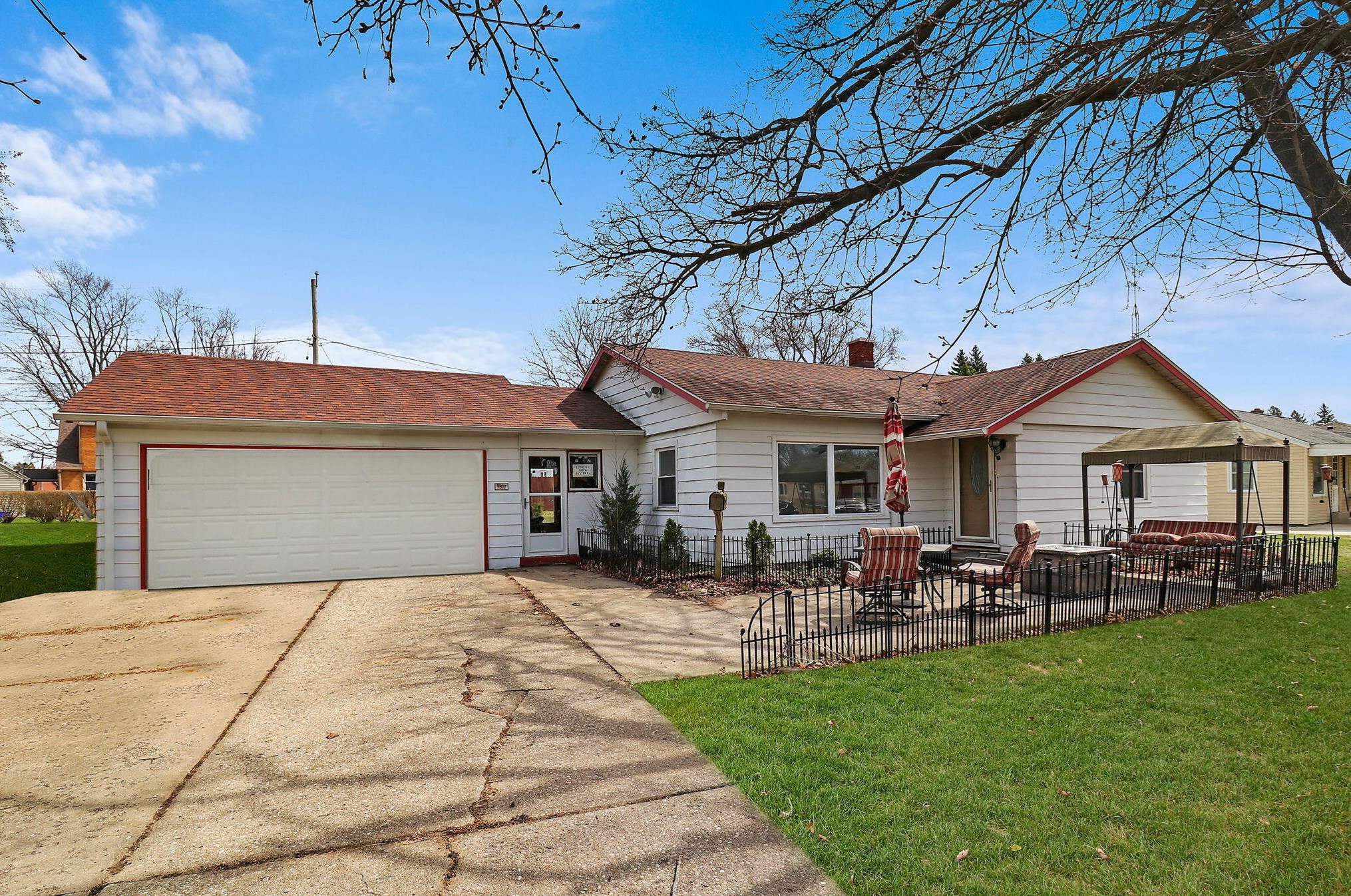 7917 Pershing Blvd, Kenosha, WI 53142