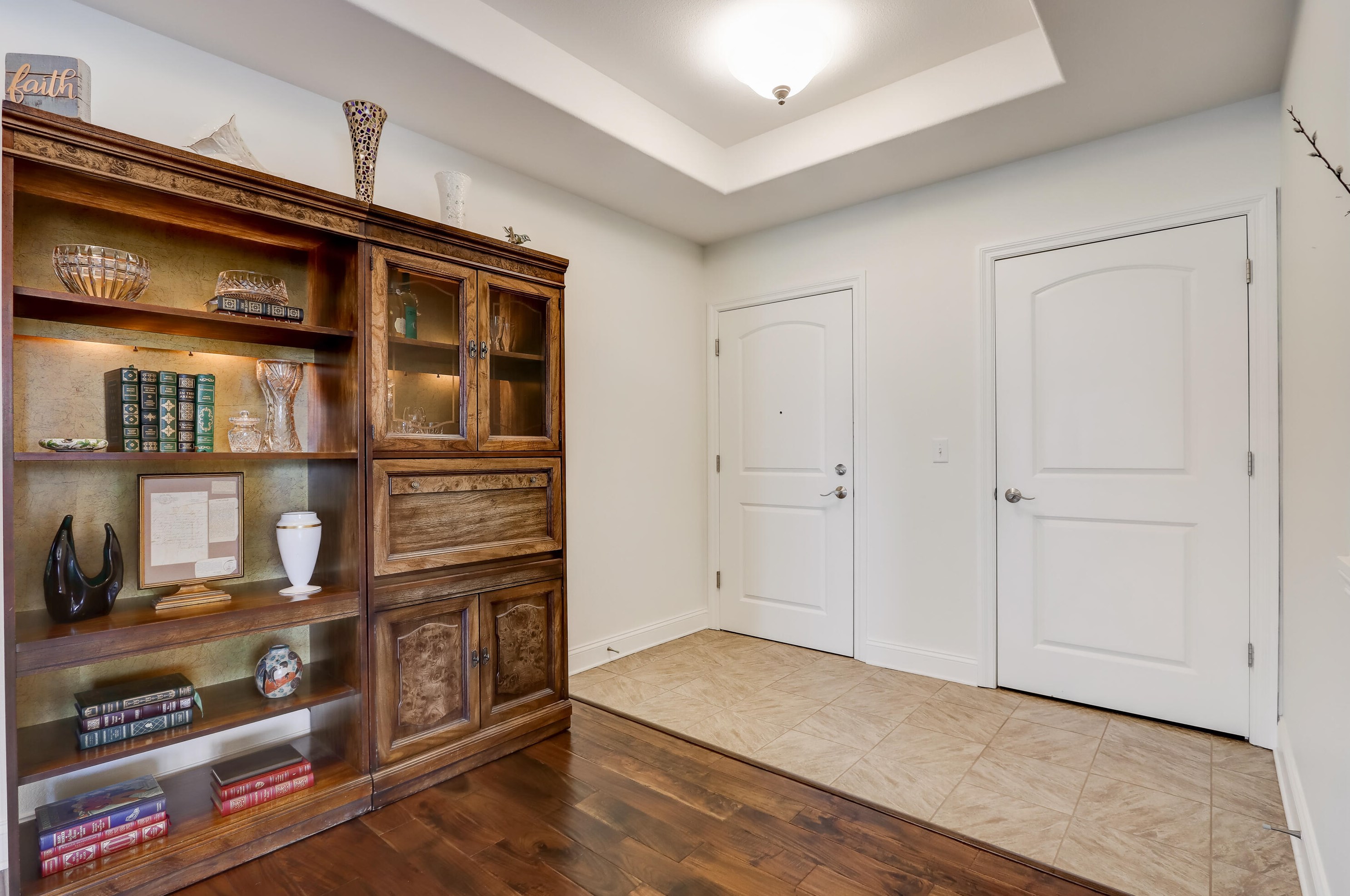 177 N Lapham St #201, Oconomowoc, WI 53066