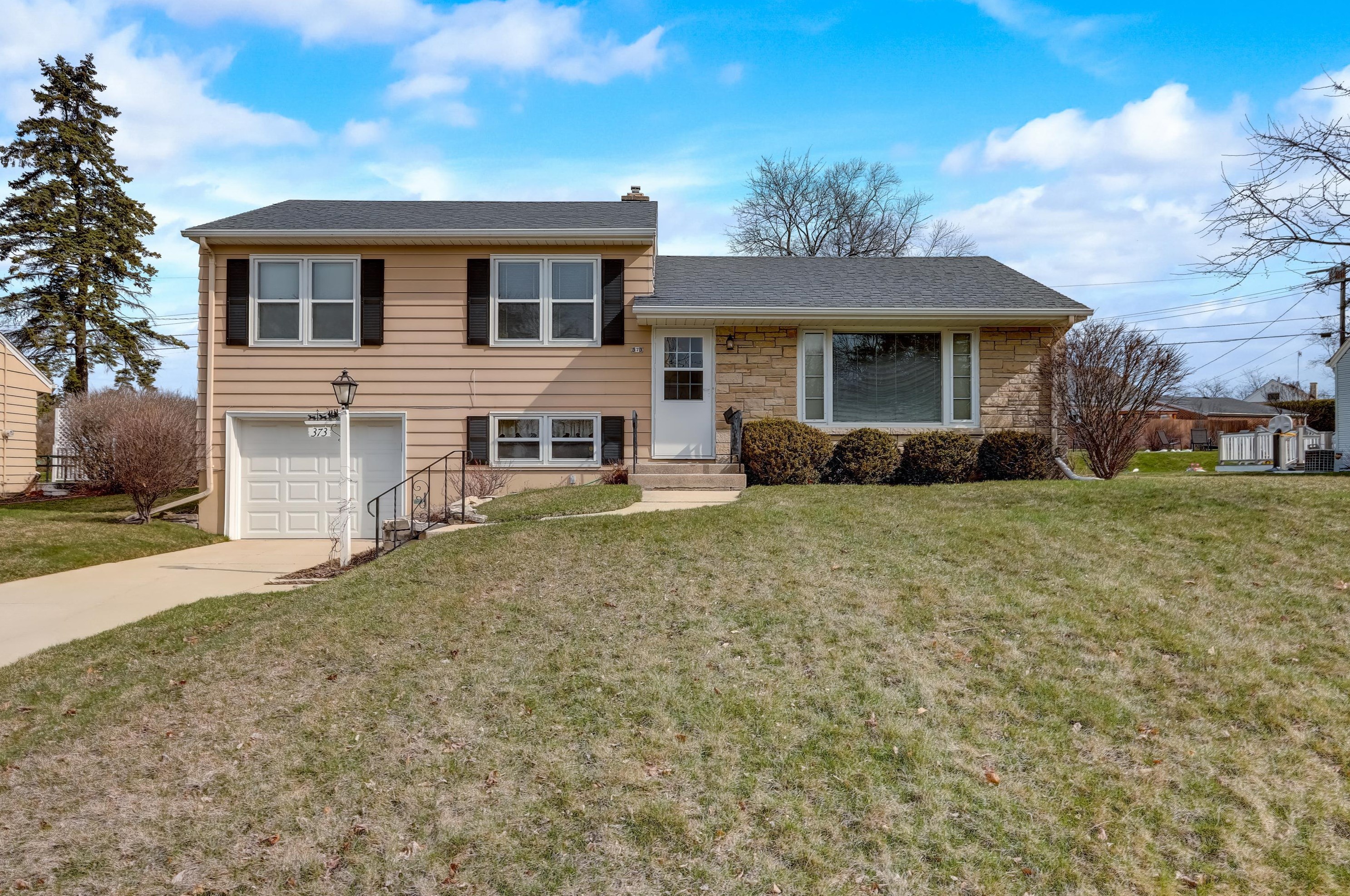 373 Whitefish Rd, Port Washington, WI 53074-1338
