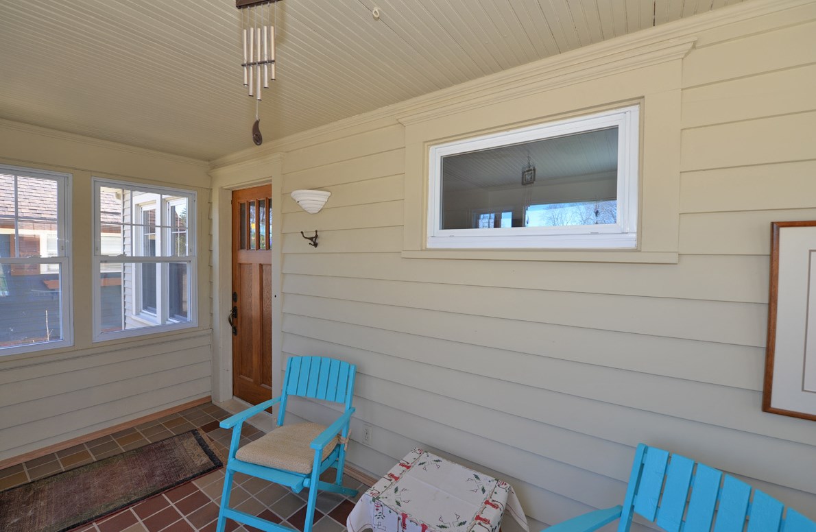 3821 Graceland Blvd, Racine, WI 53405-2038