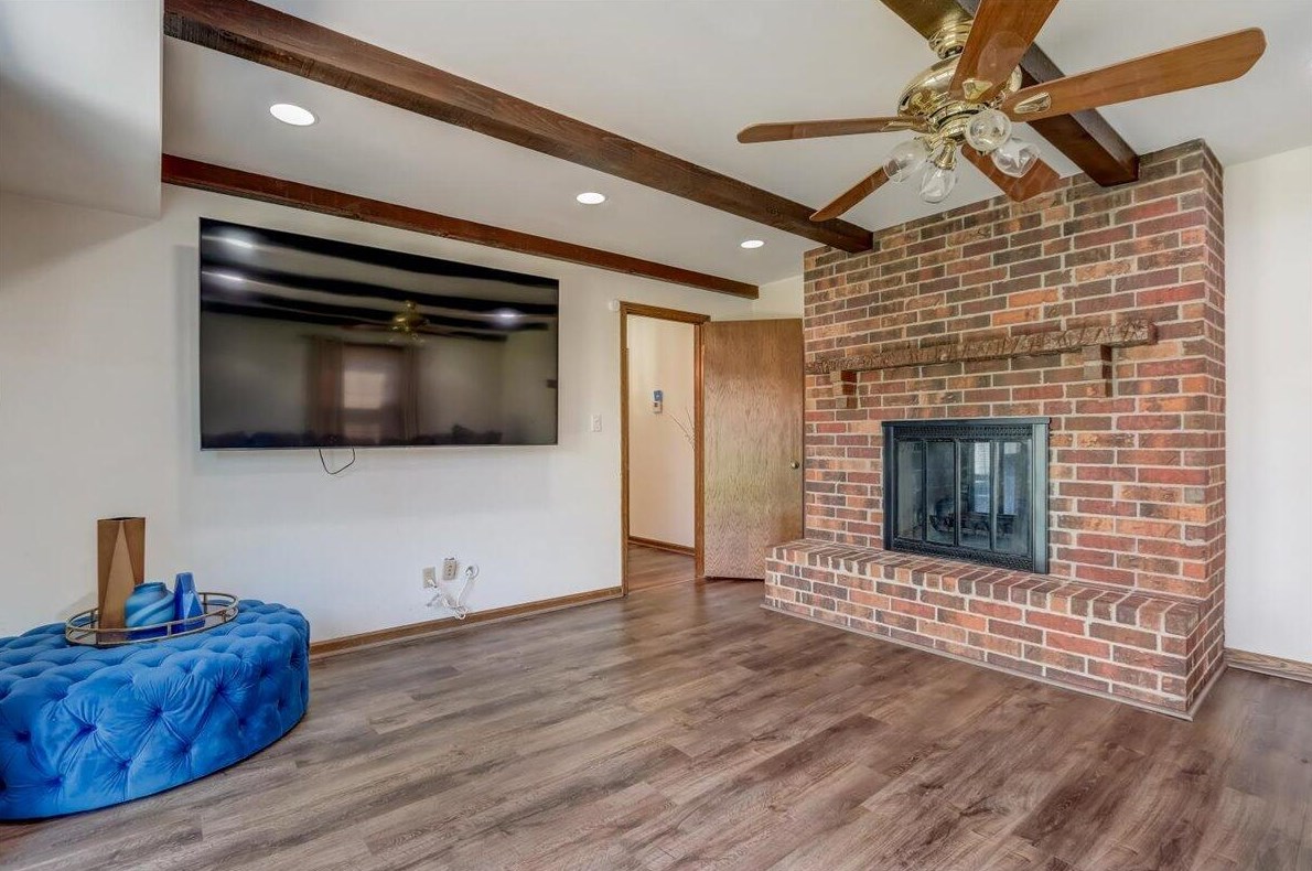 6441 Alberta Ct, Milwaukee WI  53217-4018 exterior
