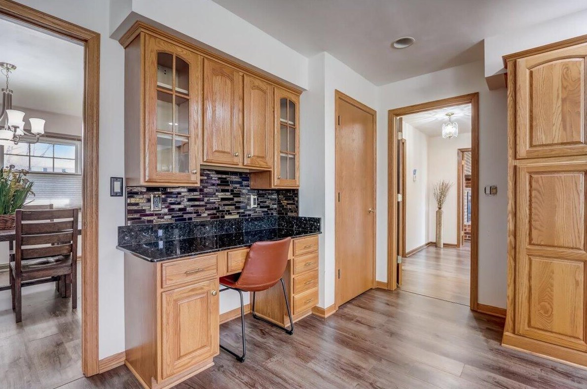 6441 Alberta Ct, Milwaukee WI  53217-4018 exterior