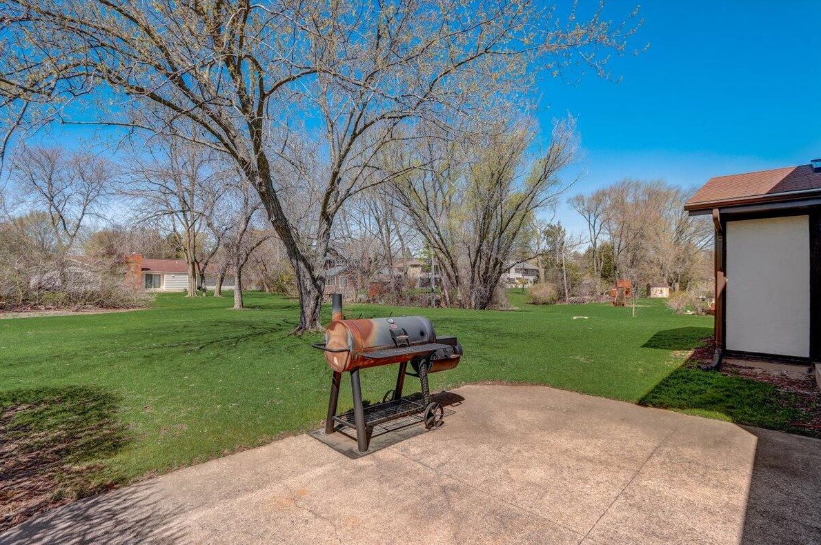 6441 Alberta Ct, Milwaukee WI  53217-4018 exterior
