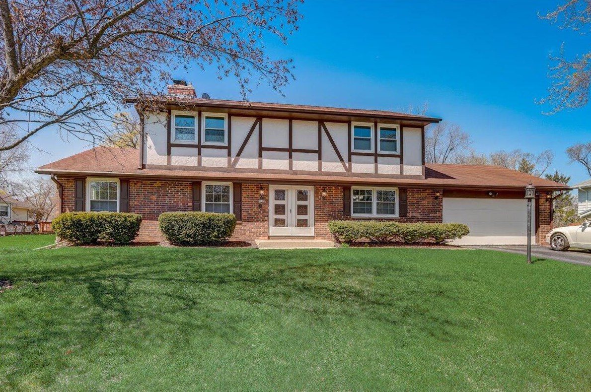 6441 Alberta Ct, Milwaukee WI  53217-4018 exterior