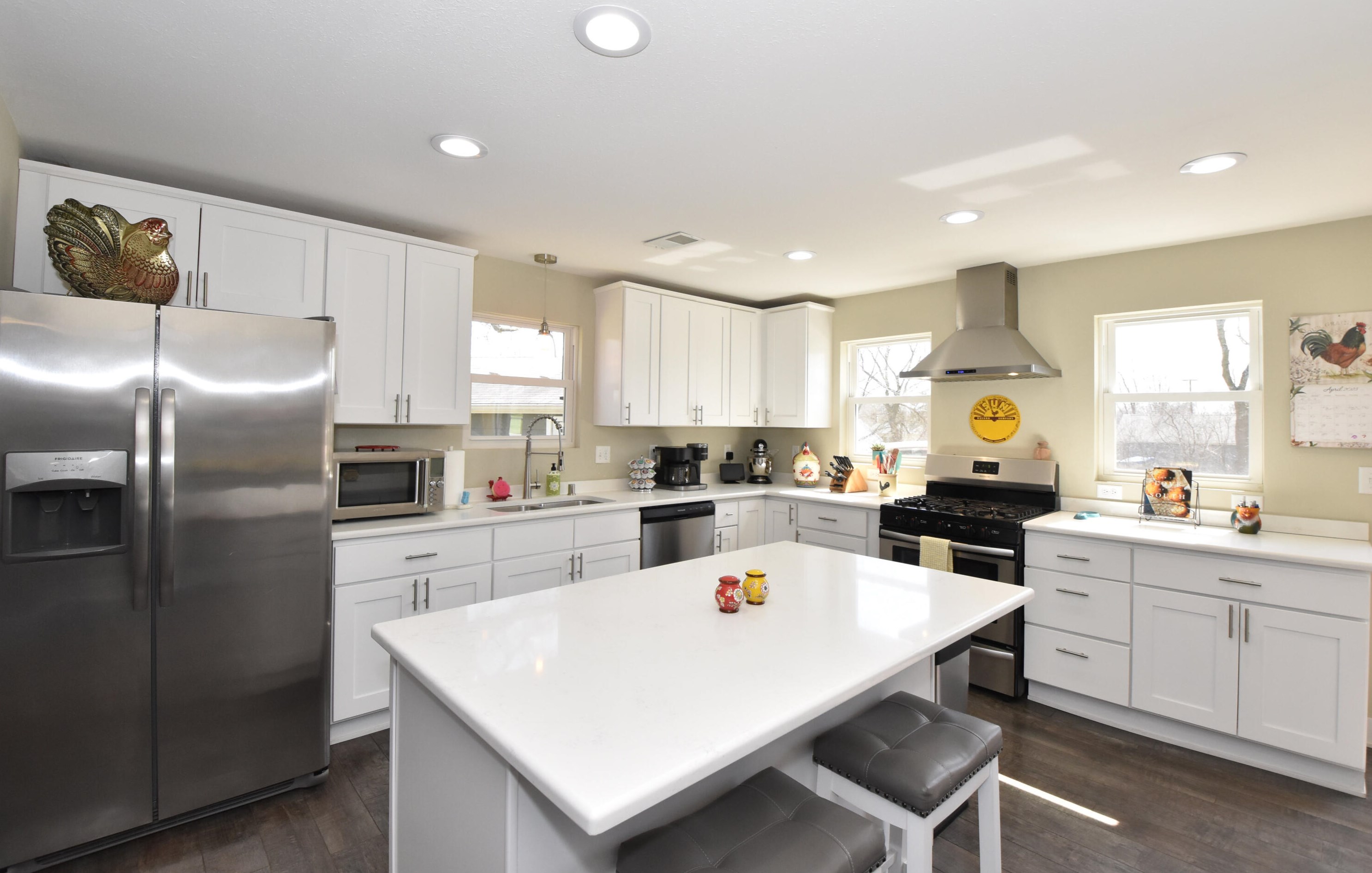 6170 S Racine Pl, Waukesha, WI 53146