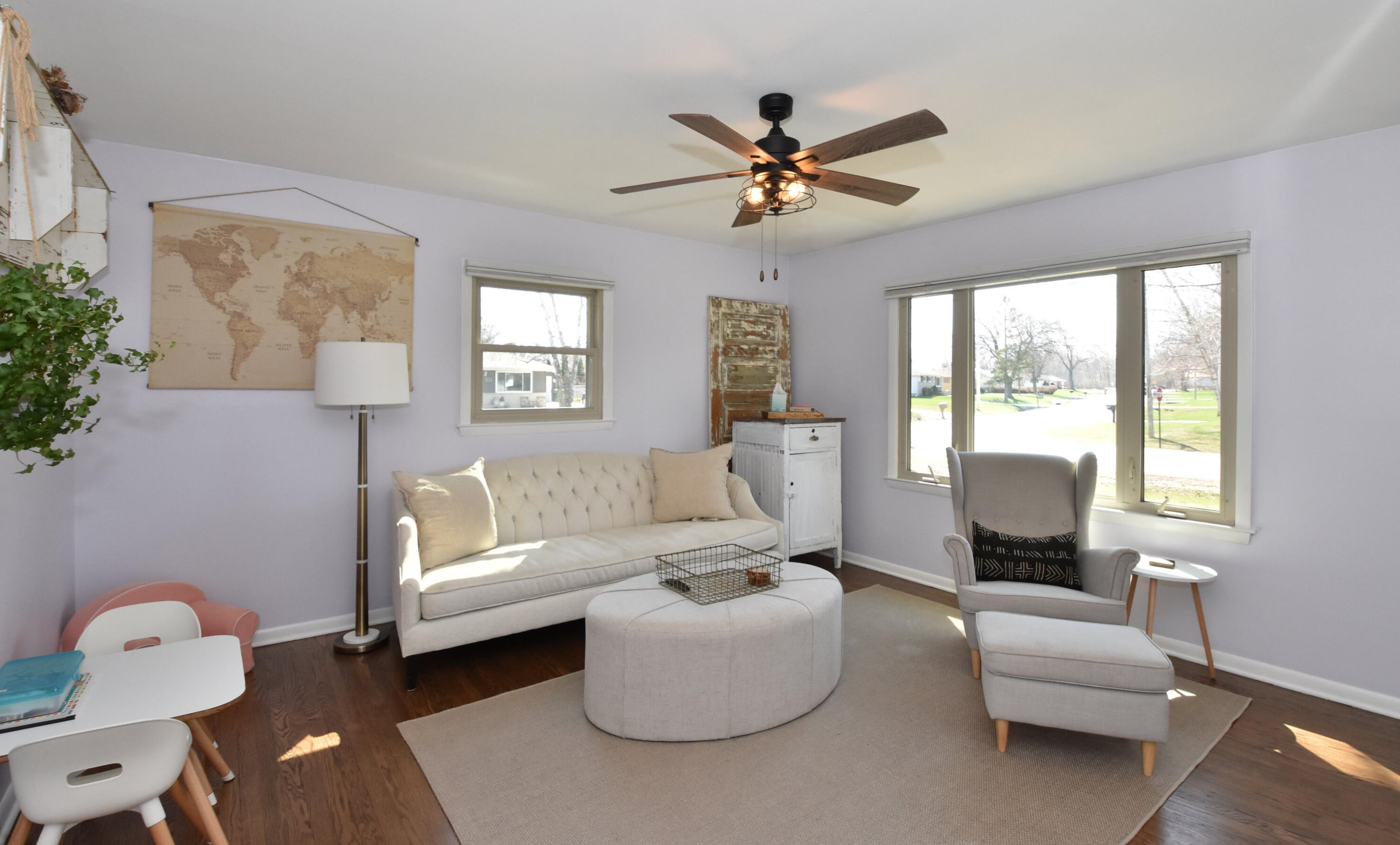 3514 Oak Creek Dr, Oak Creek, WI 53154-4135