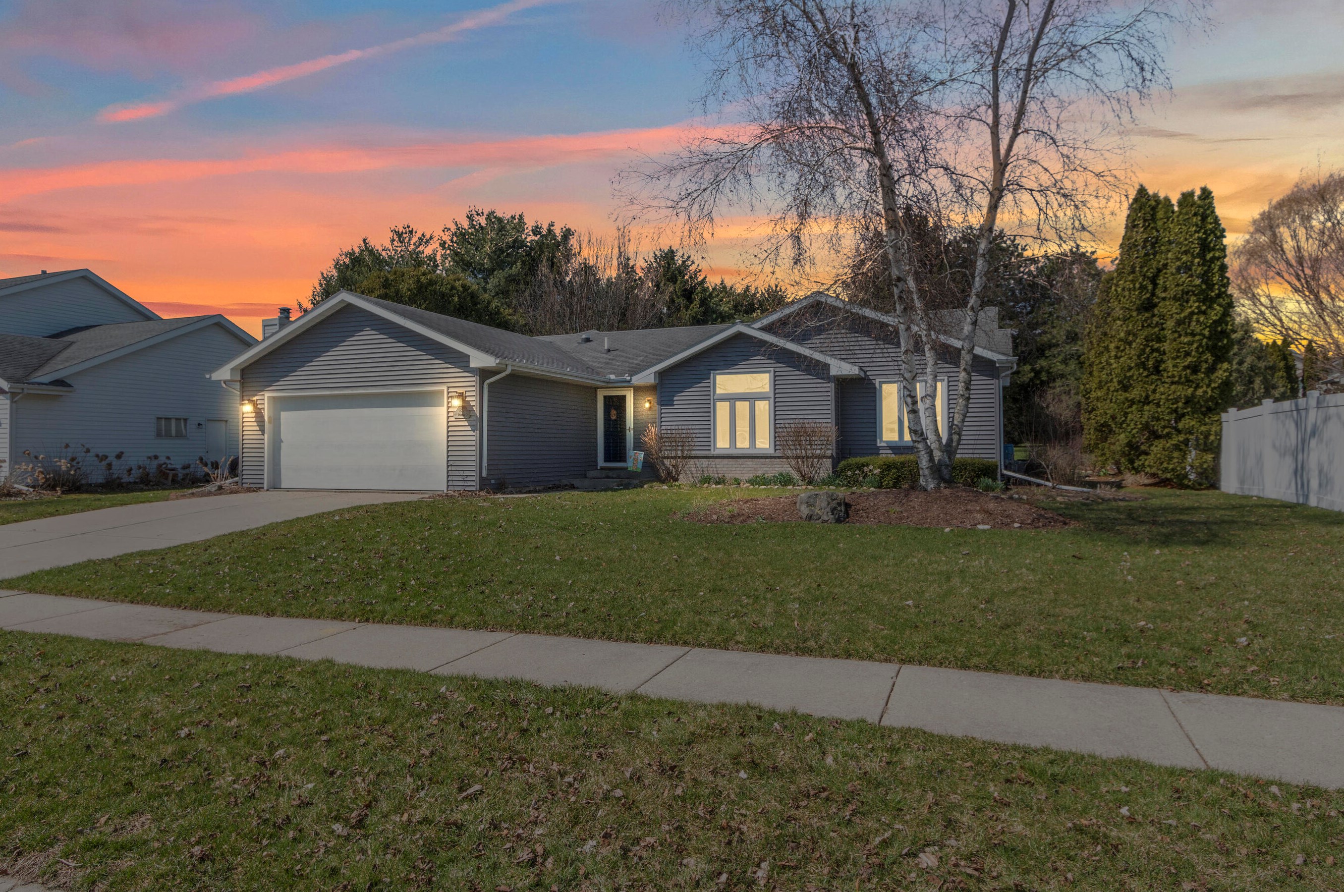124 Evergreen Dr, Delavan, WI 53115-1520