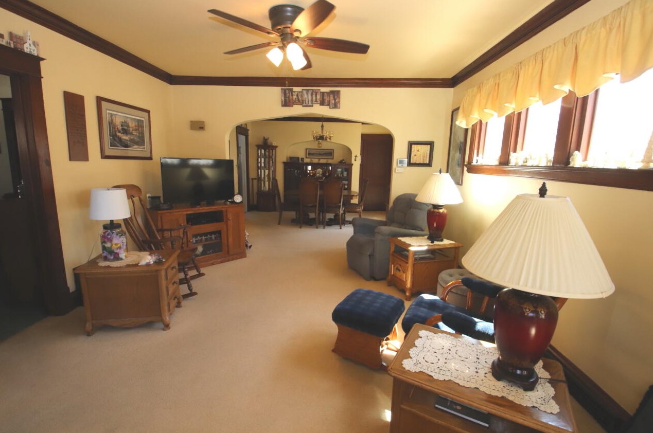 2307 Henry St, Sheboygan, WI 53081-6211