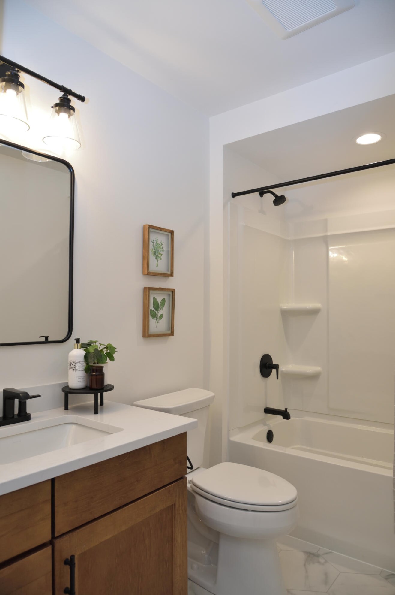 1920 Vincent Dr, Sheboygan WI  53081-8577 exterior