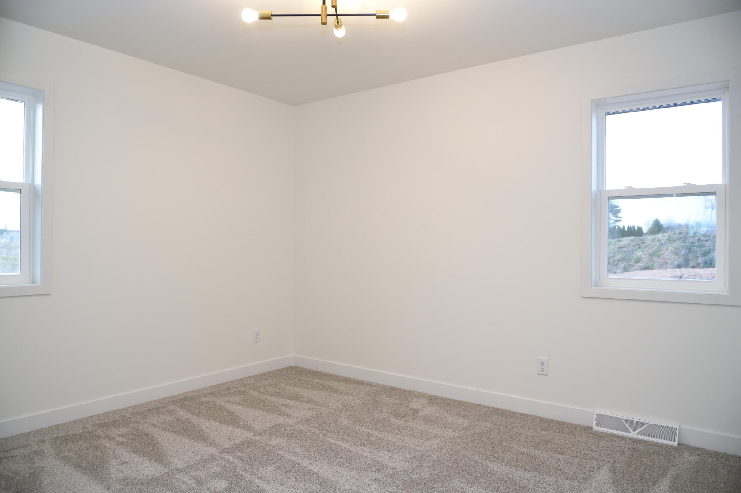 1920 Vincent Dr, Sheboygan WI  53081-8577 exterior