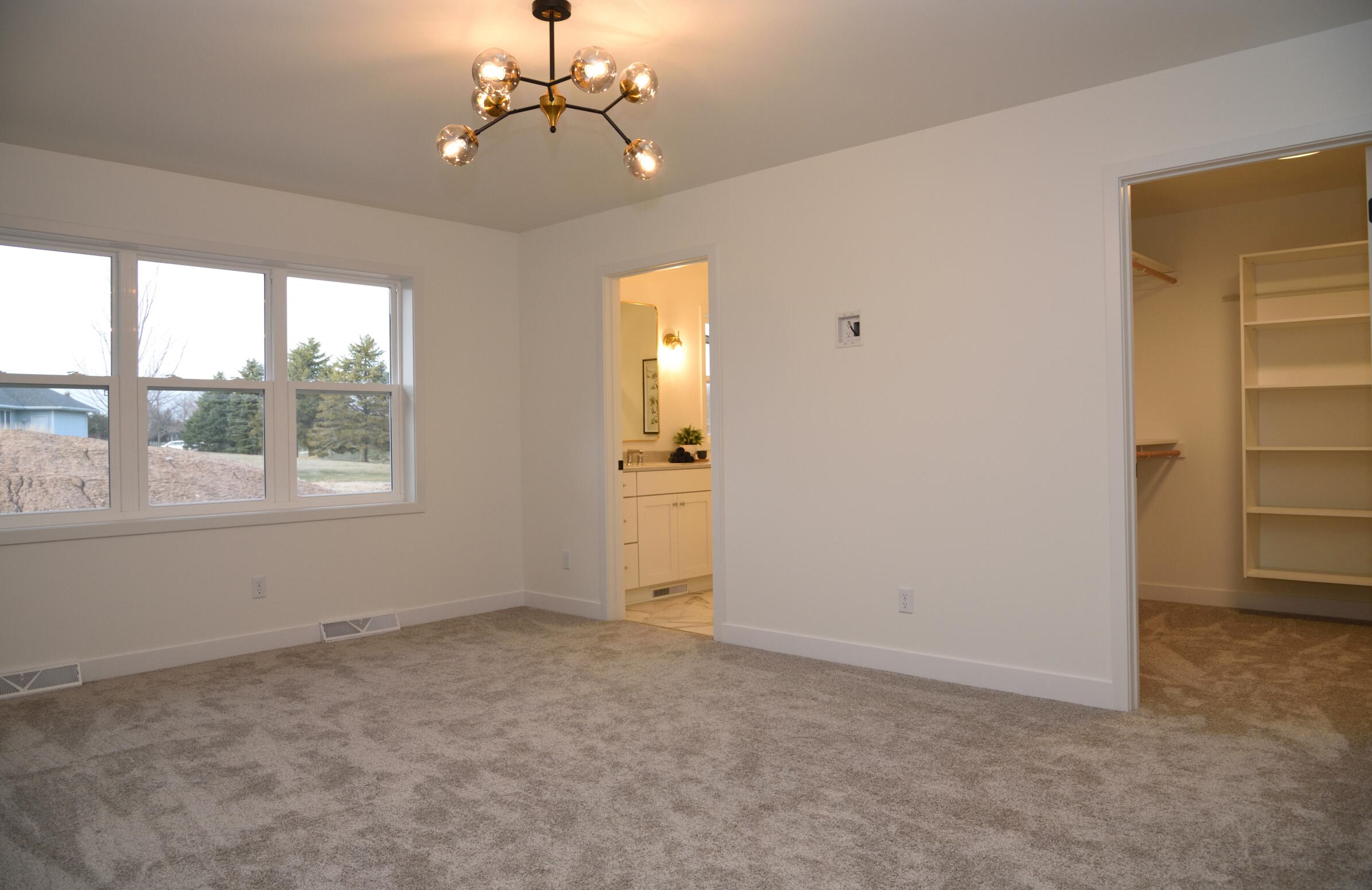 1920 Vincent Dr, Sheboygan WI  53081-8577 exterior