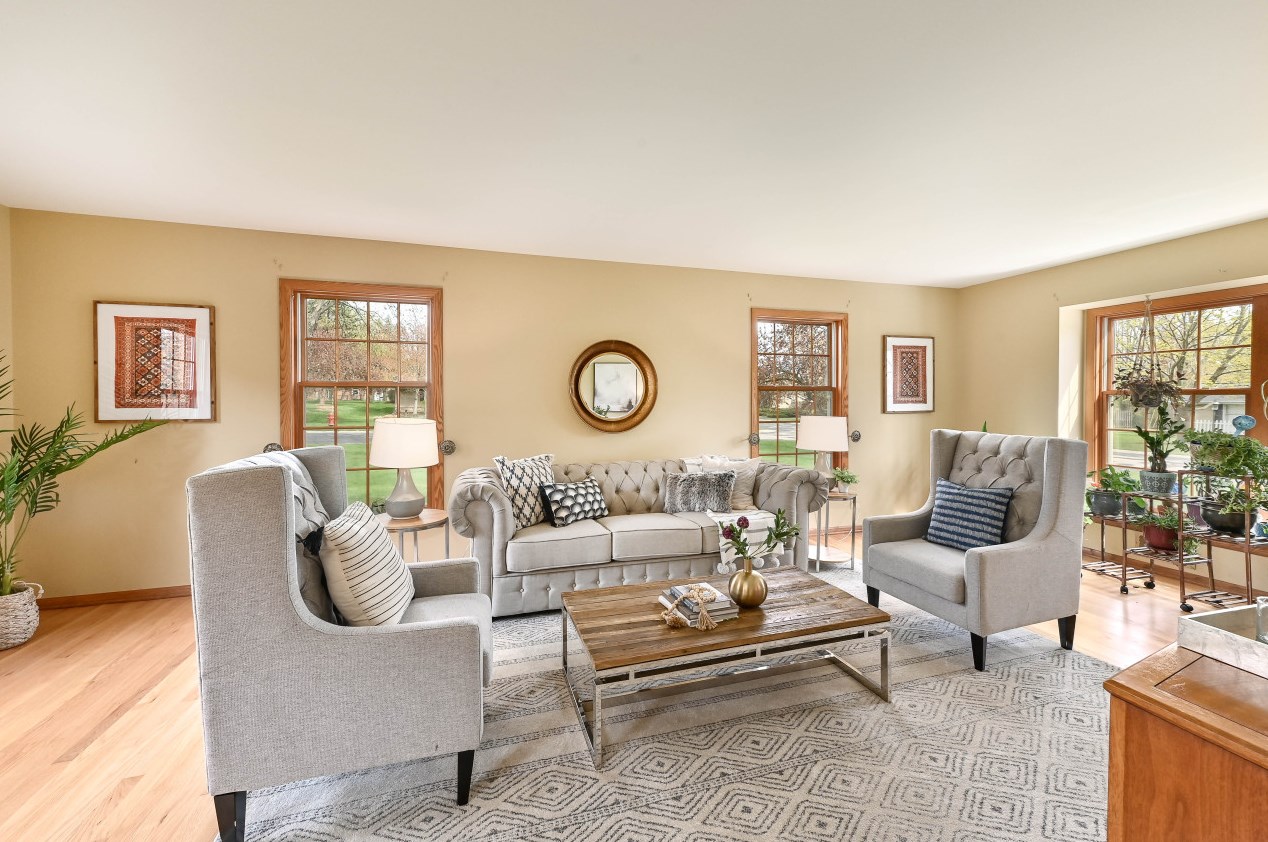 720 Grand Ave, Thiensville, WI 53092