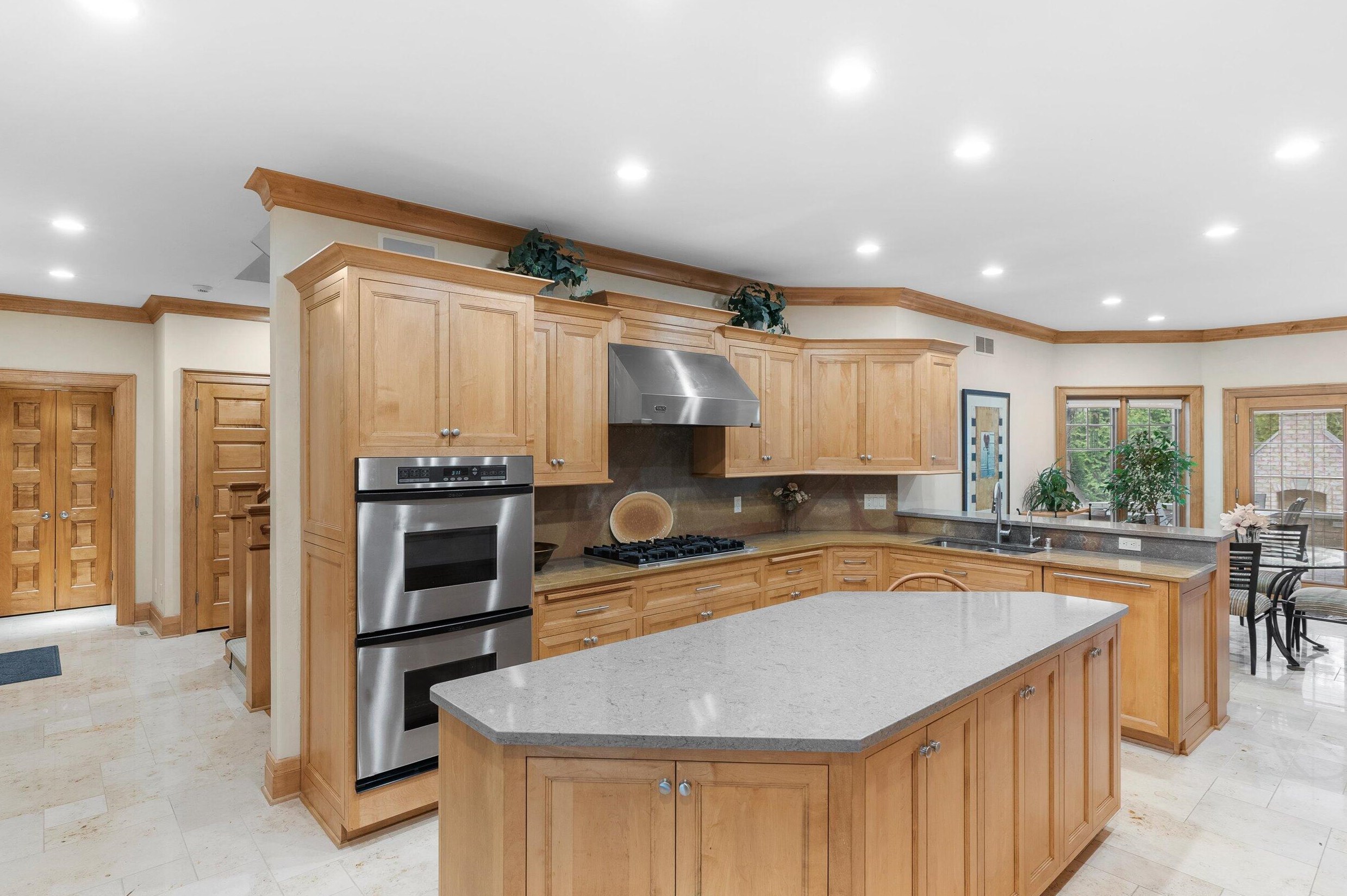 11249 N Justin Dr, Thiensville, WI 53092