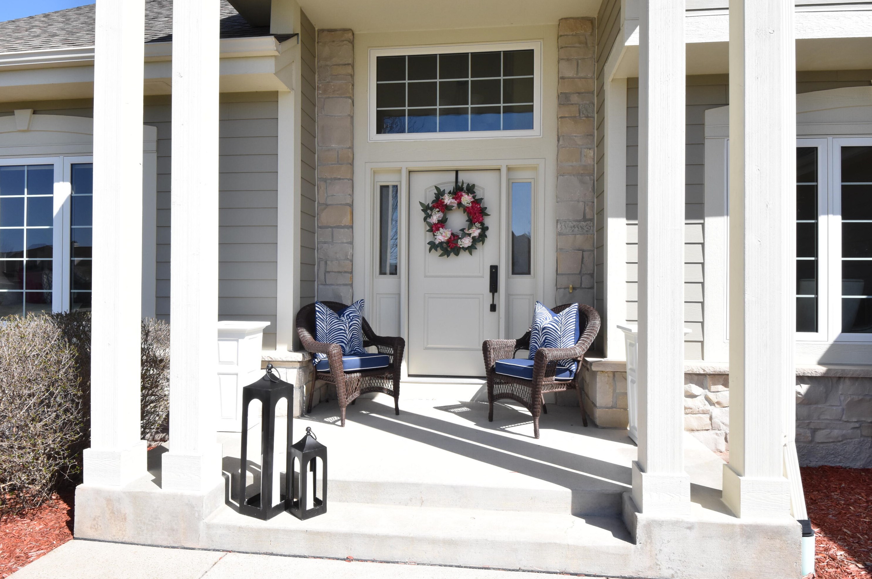 1468 W Hidden River Dr, Thiensville, WI 53092