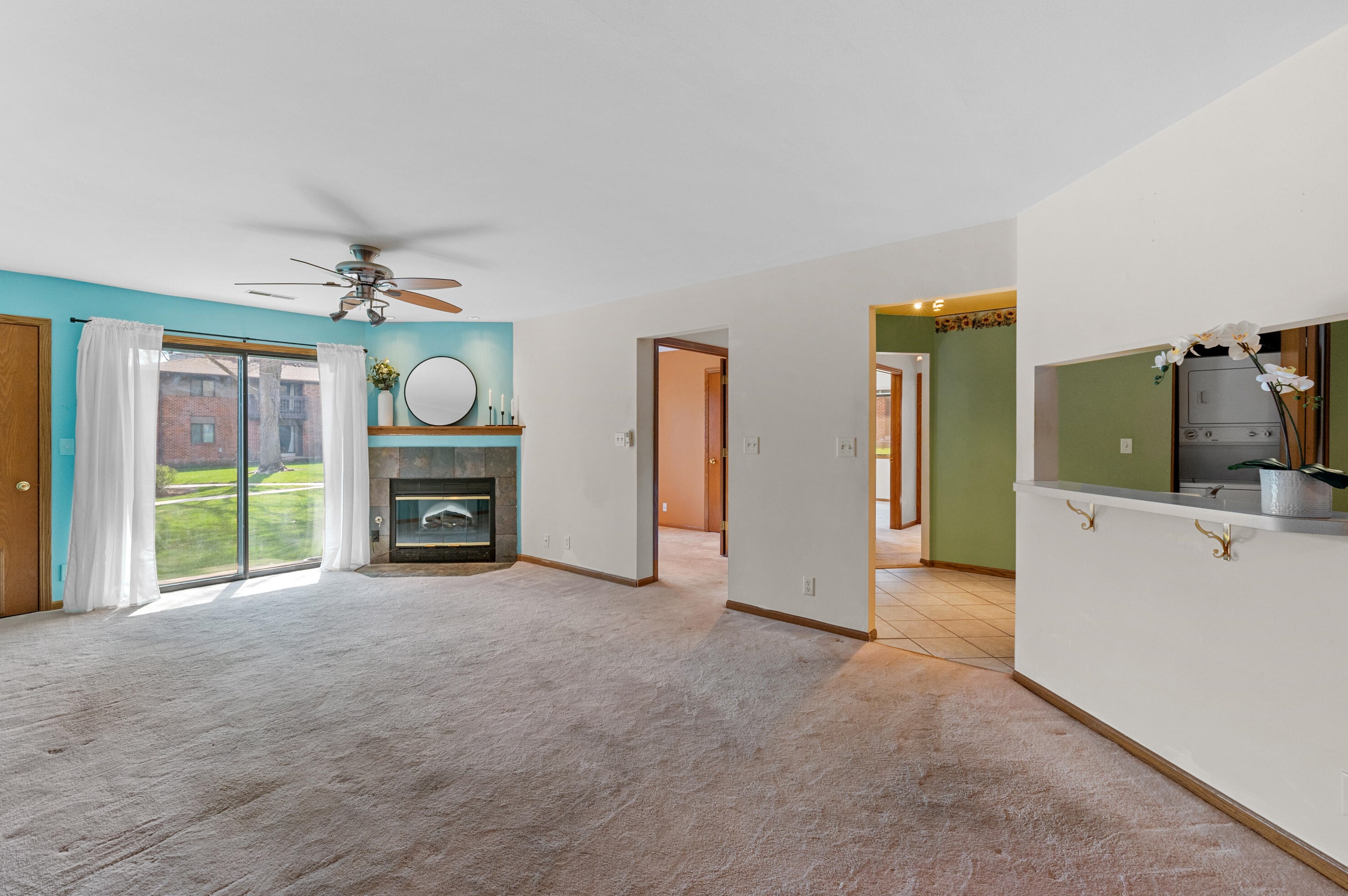 358 Park Hill Dr #c, Pewaukee, WI 53072
