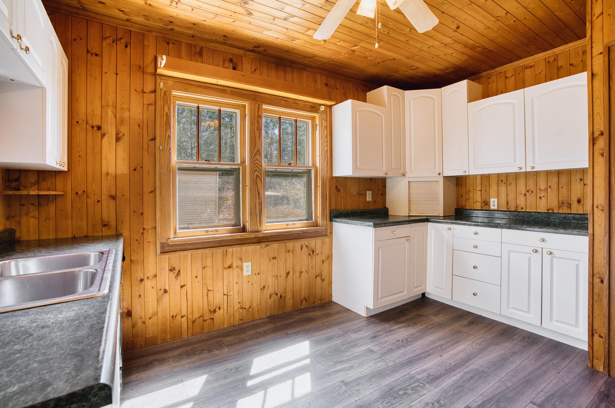 2212 8th St, Sheboygan, WI 53083-4912