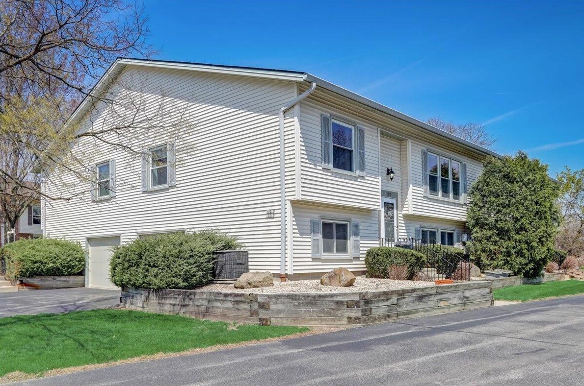 10210 Parkedge Cir, Hales Corners WI  53132-1234 exterior