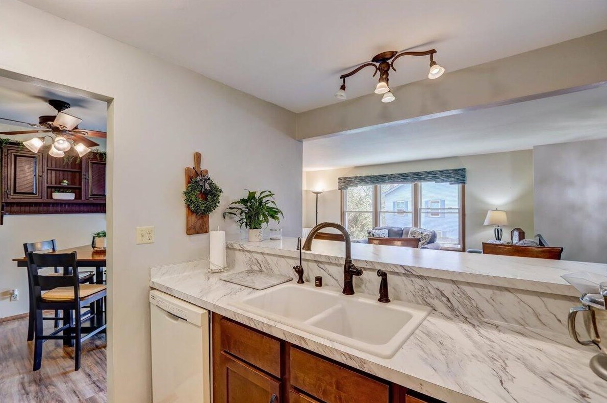 10210 Parkedge Cir, Hales Corners WI  53132-1234 exterior