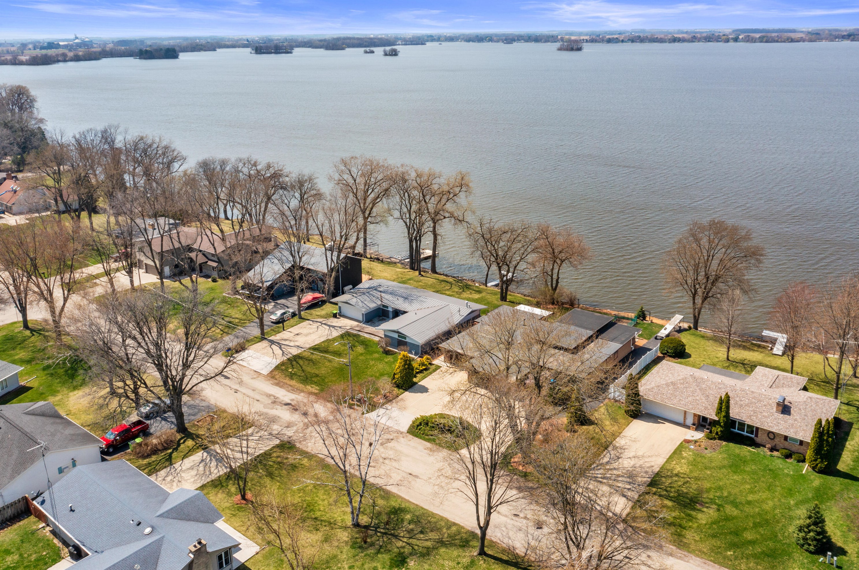 1010 Lake Shore Dr, Beaver Dam, WI 53916
